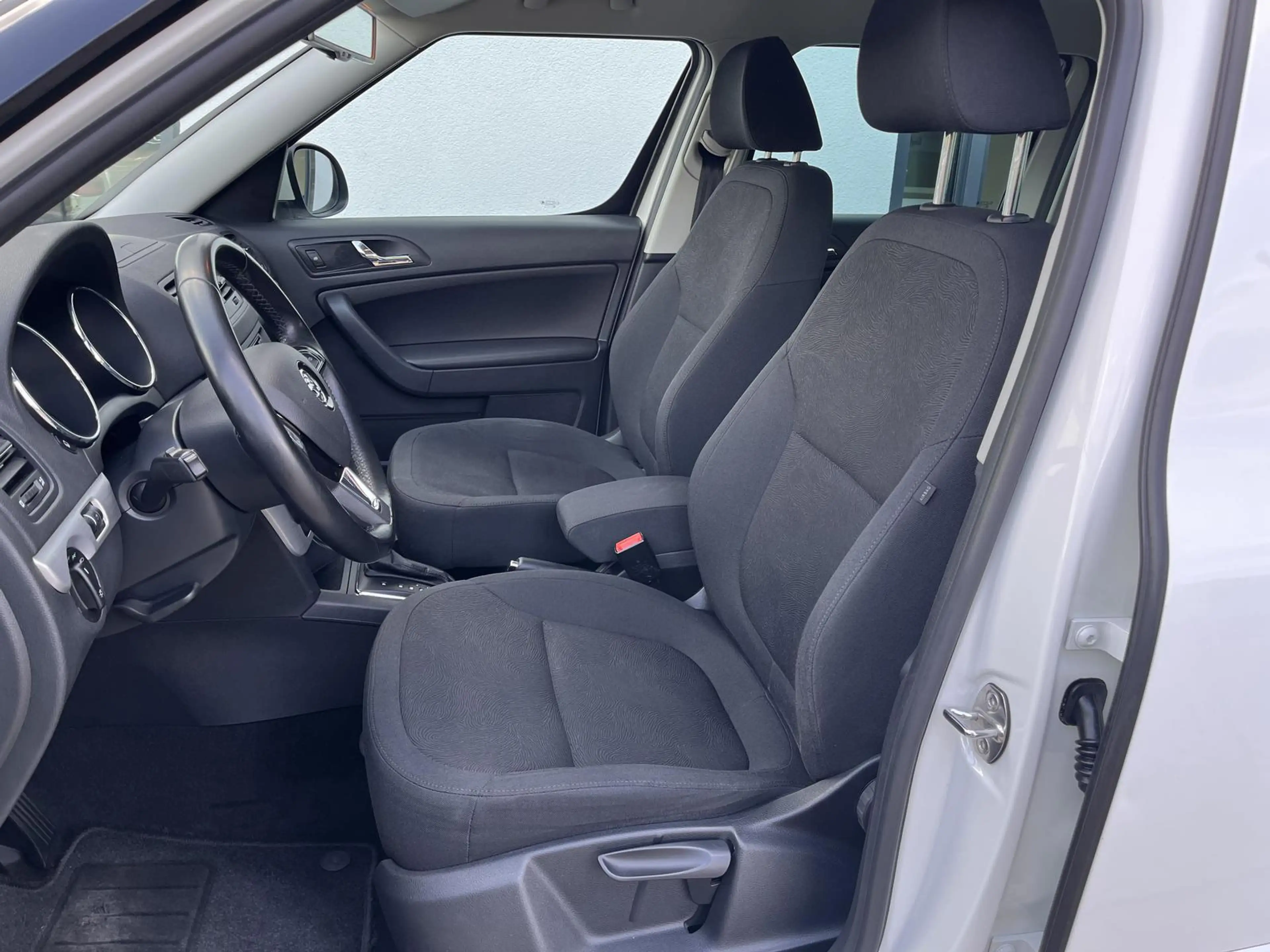 Skoda Yeti 1.4 TSI DSG Ambition /P.Dach/Navi/A.Kup.// — photo 11