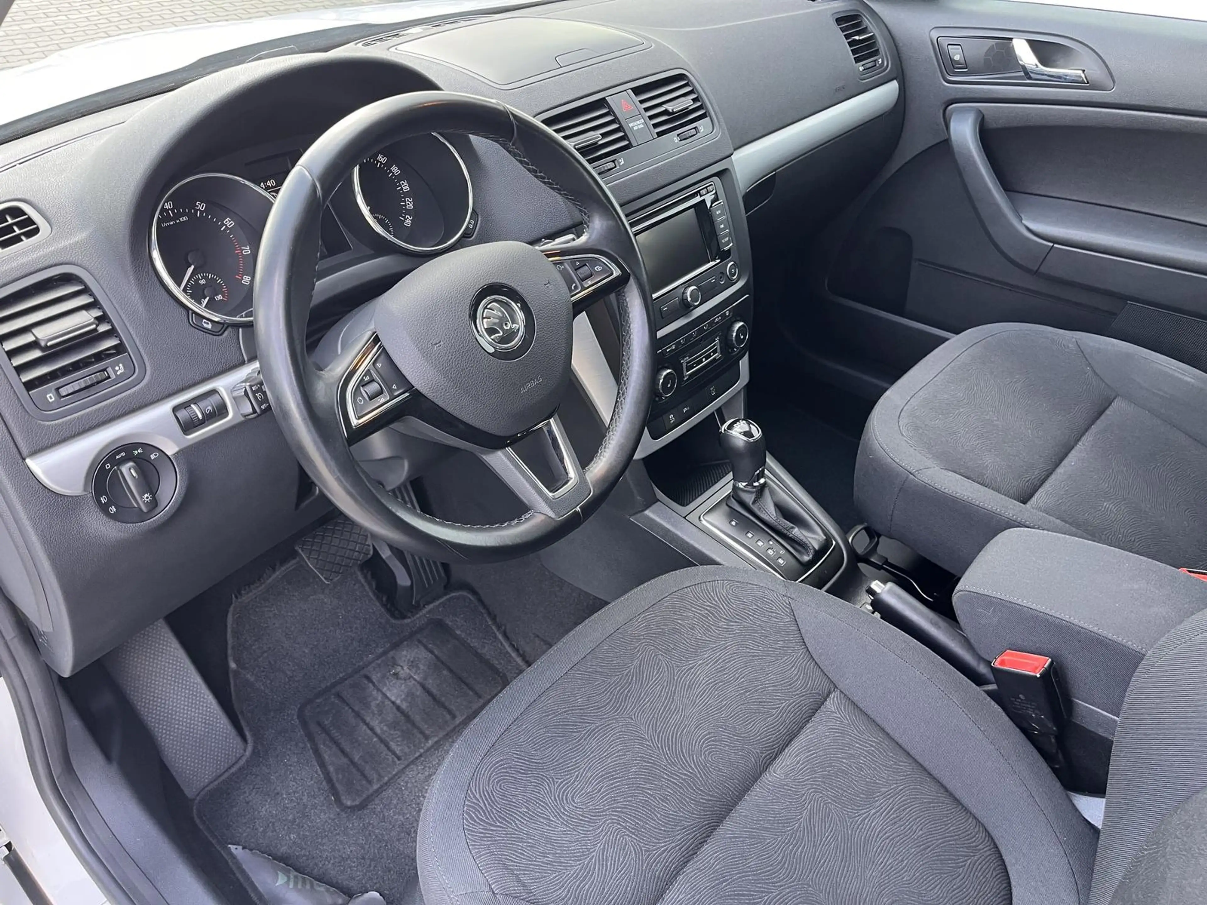 Skoda Yeti 1.4 TSI DSG Ambition /P.Dach/Navi/A.Kup.// — photo 12