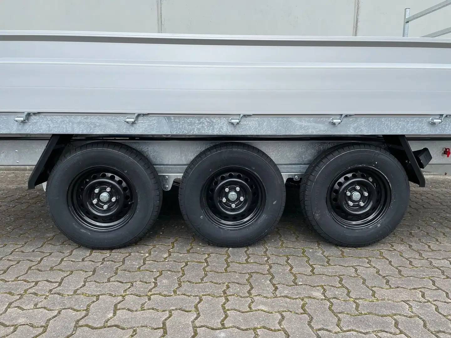 Hapert Cobalt HM-3, 405x200, 3500kg, Parabelfederung - 2
