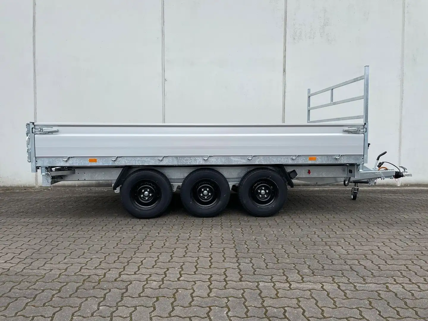 Hapert Cobalt HM-3, 405x200, 3500kg, Parabelfederung - 1