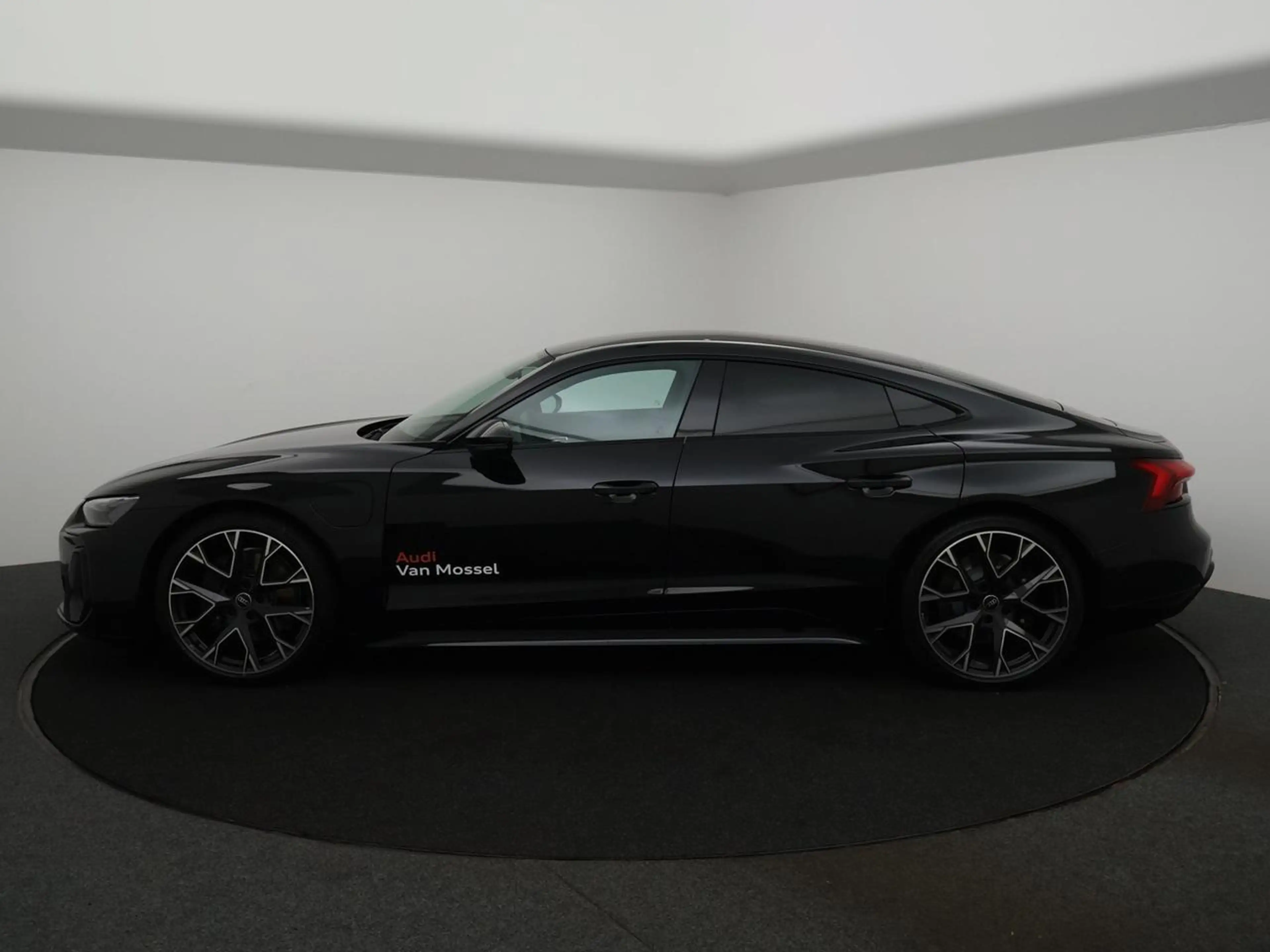 Audi e-tron GT 105 kWh Quattro Corporate *DEMO* — photo 8