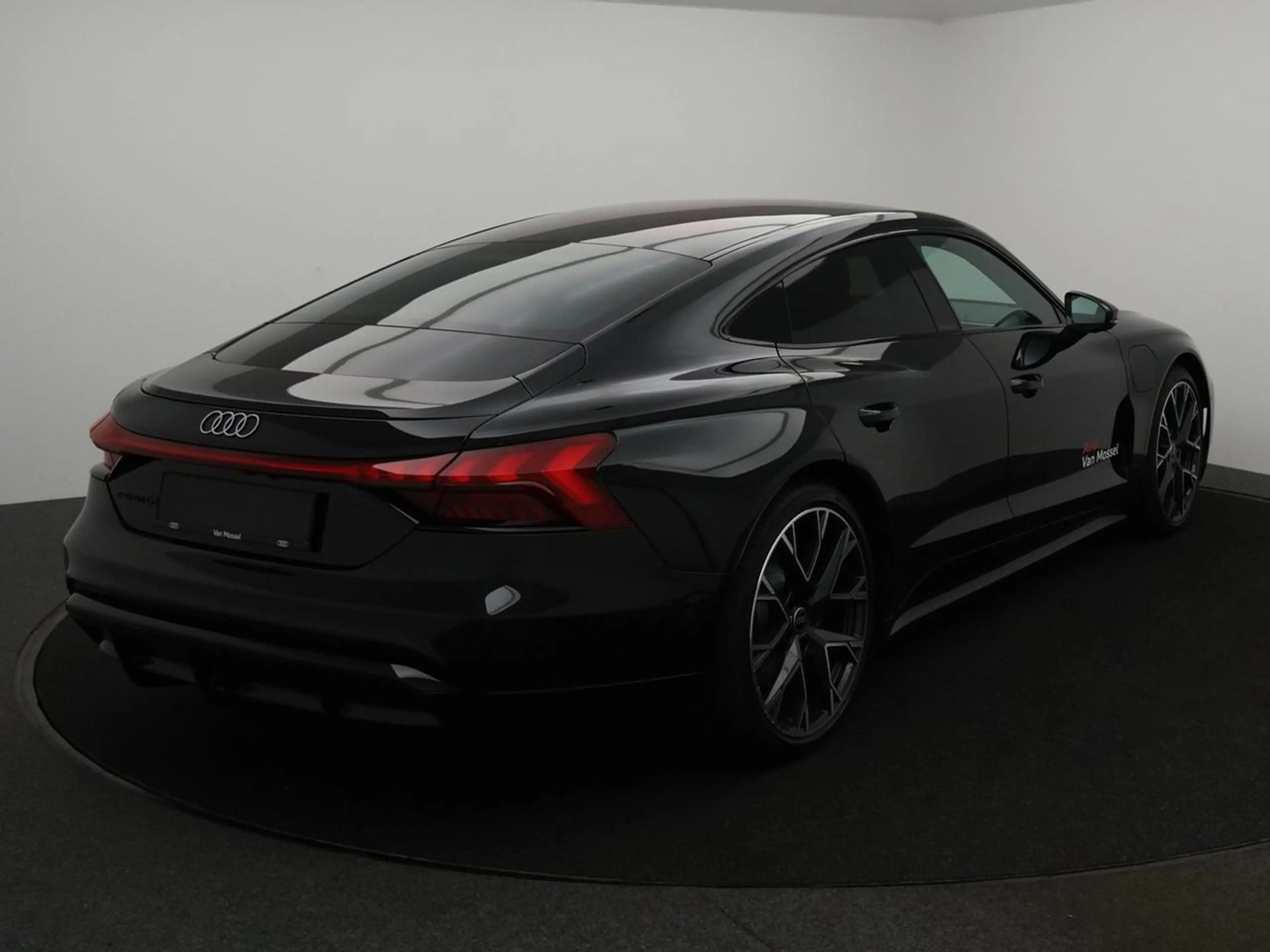 Audi e-tron GT 105 kWh Quattro Corporate *DEMO* — photo 2