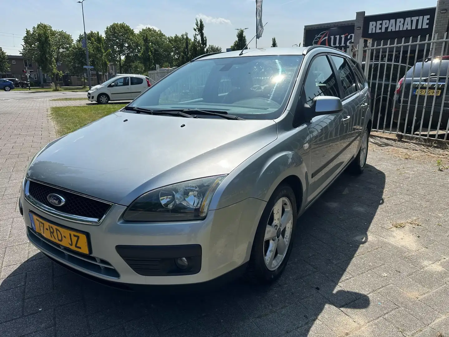 Ford Focus Wagon 1.6-16V First Edition Grau - 1