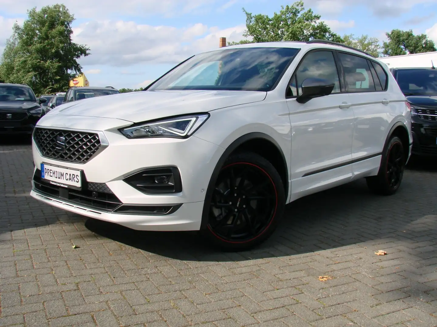SEAT Tarraco 2.0TSI FR 4Drive ACC Pano Standheizung AHK Weiß - 2