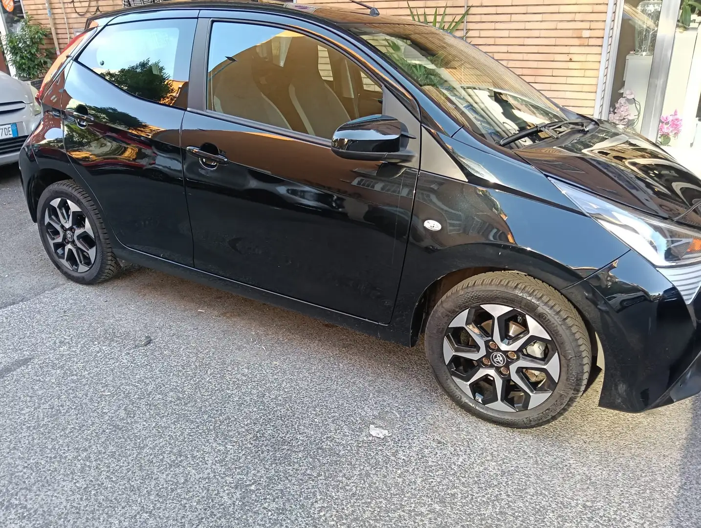 Toyota Aygo Aygo II 2018 5p 5p 1.0 x-fun 72cv Nero - 2