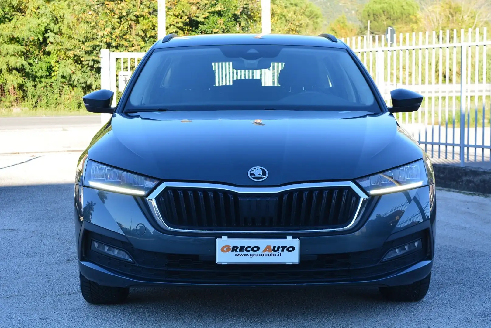 Skoda Octavia Wagon 2.0 tdi evo Executive 115cv Gris - 2