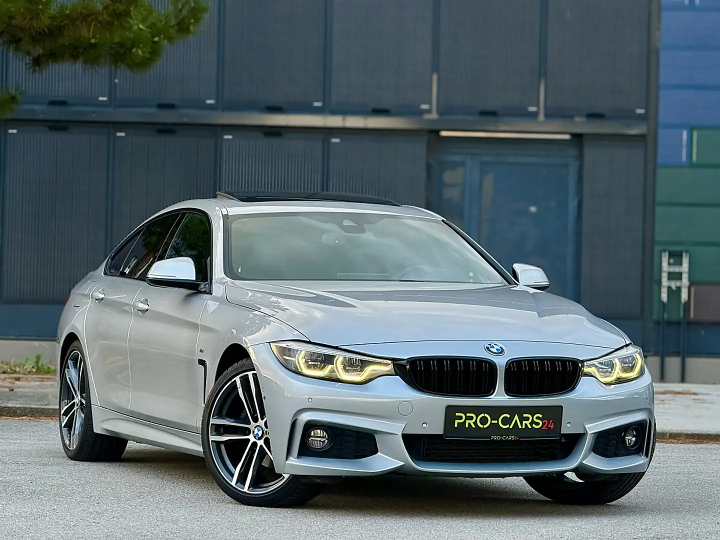 BMW 420 d Gran Coupe // M Sport // LED // Head-UP Silber - 1
