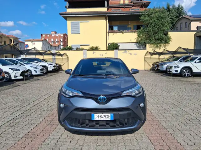 Toyota C-HR+ view 8