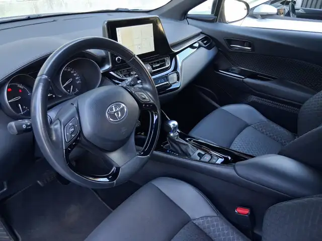 Toyota C-HR+ view 9