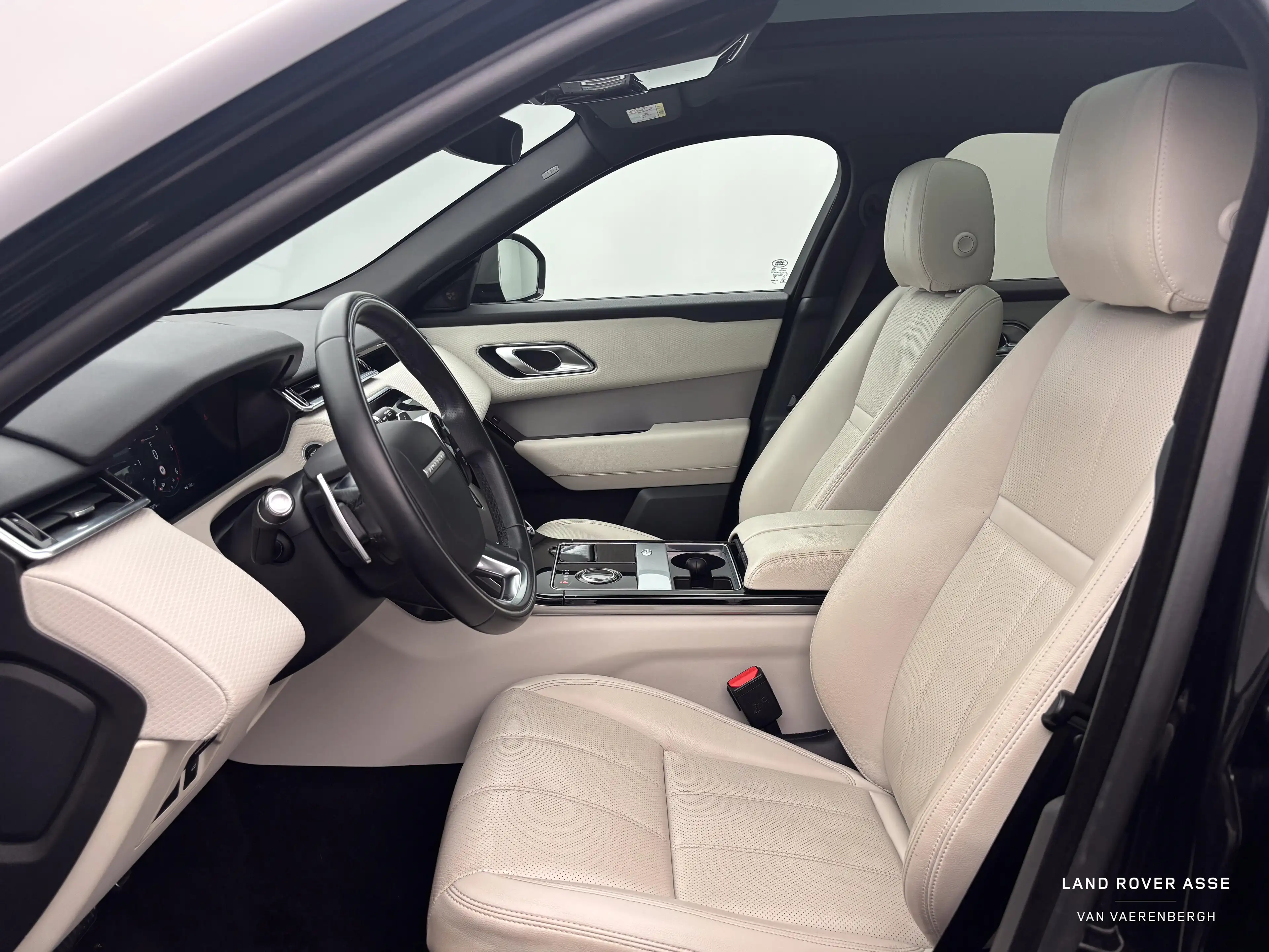 Land Rover Range Rover Velar R-Dynamic S — photo 10