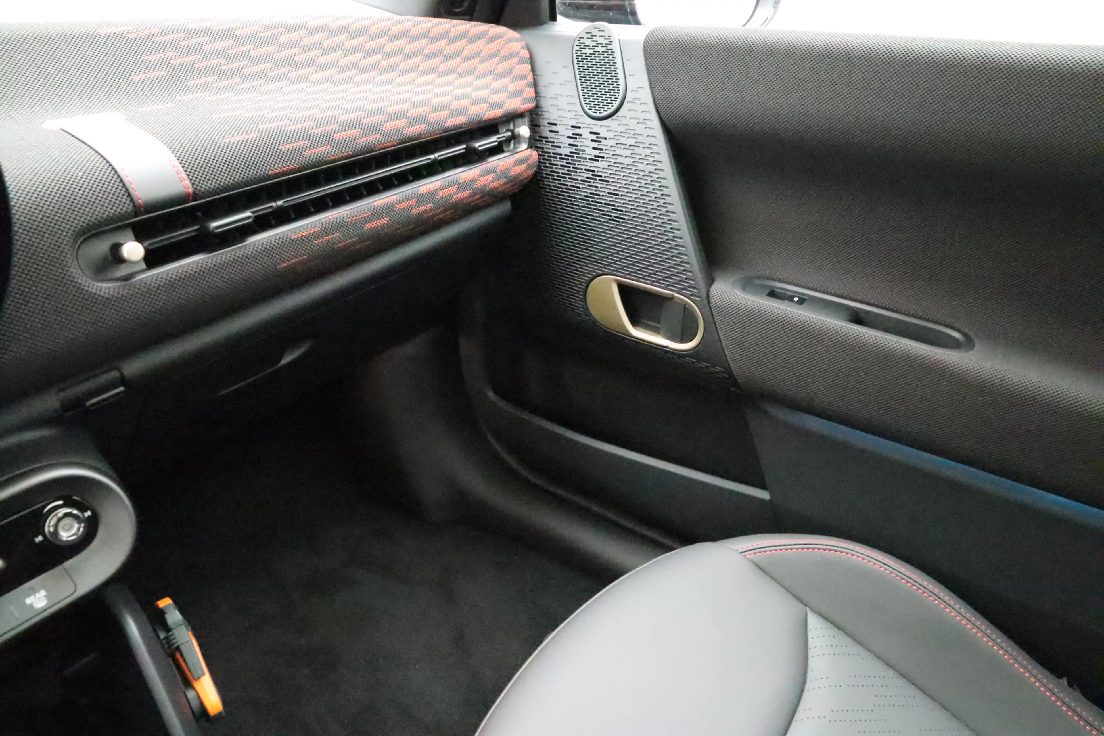 MINI Cooper E John Cooper Works Pakket M PRIVATE LEASE EUR 513,- — photo 15