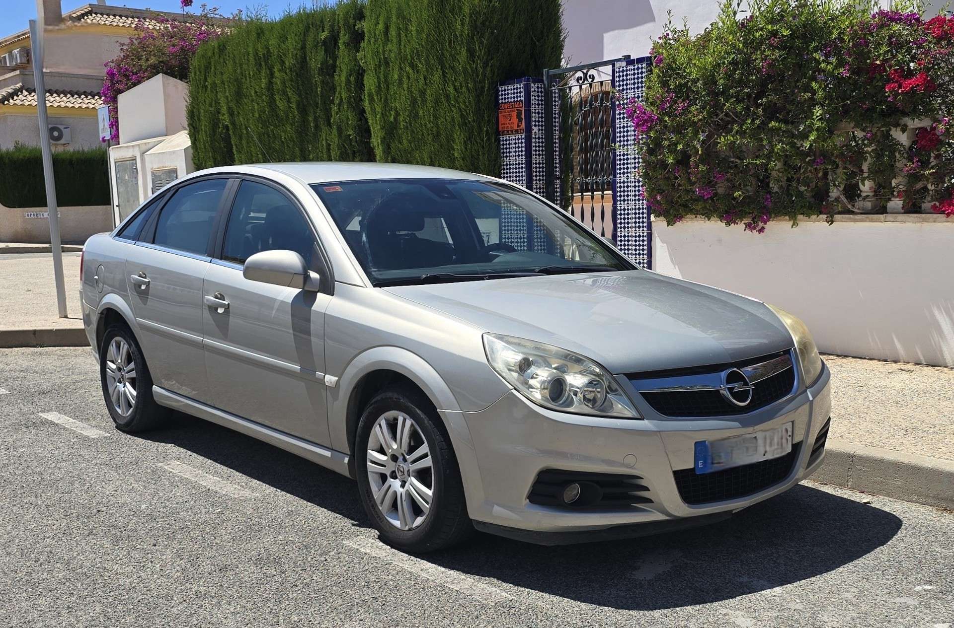 Opel Vectra 1.9 CDTI DPF Automatik Business Sport - foto 1