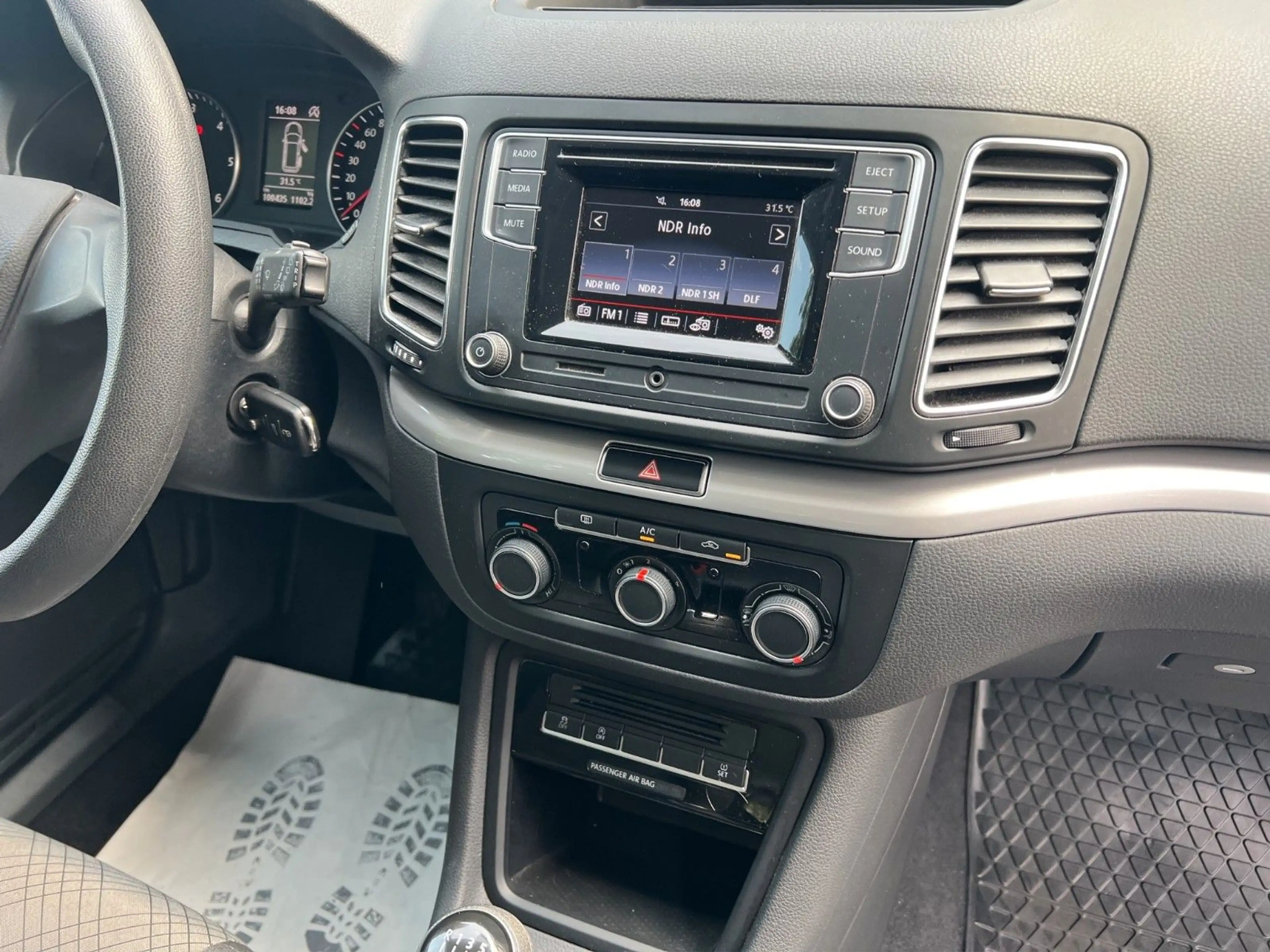 Volkswagen Sharan Trendline BMT/Start-Stopp 1.Hand — photo 14