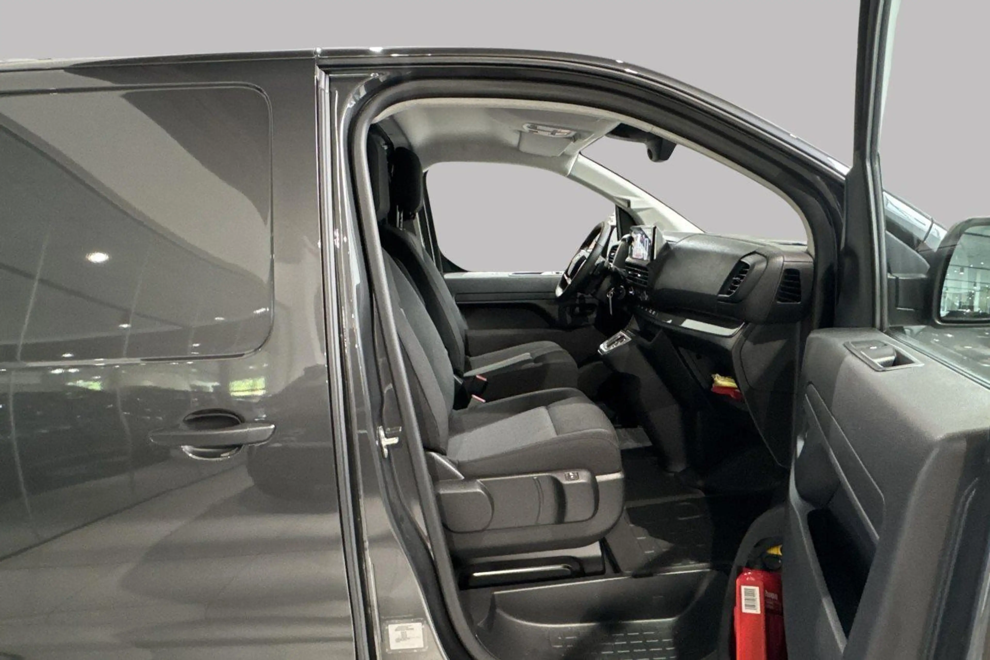 Peugeot e-Expert XL 75 KWH 136CH — photo 8