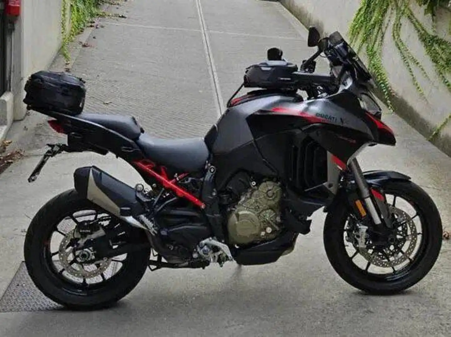 Ducati Multistrada V4 S Grigio - 2