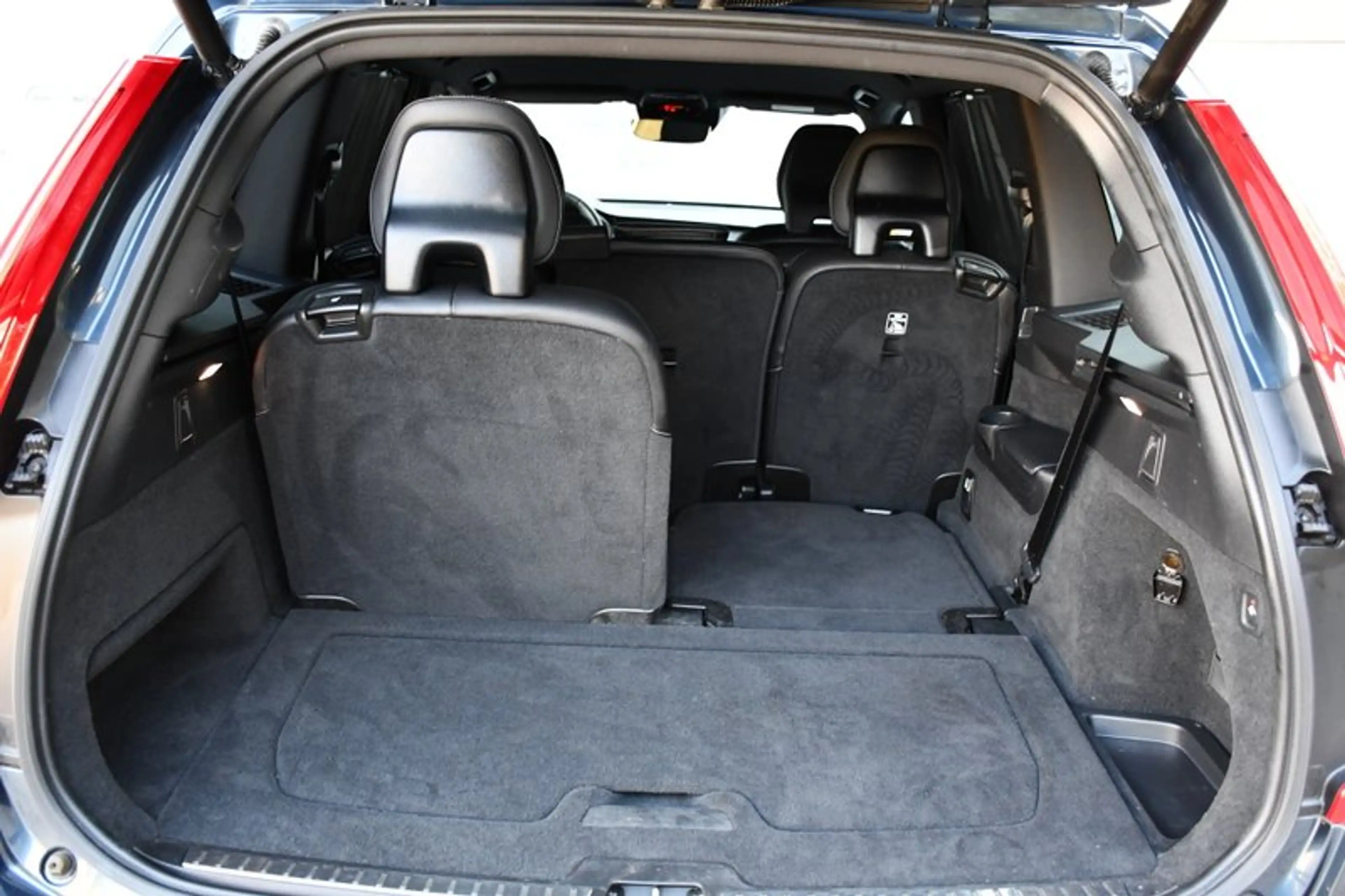 Volvo XC90 XC90 R Design AWD*7-Sitzer*Navi*ACC*AHK*Standhz. — photo 7