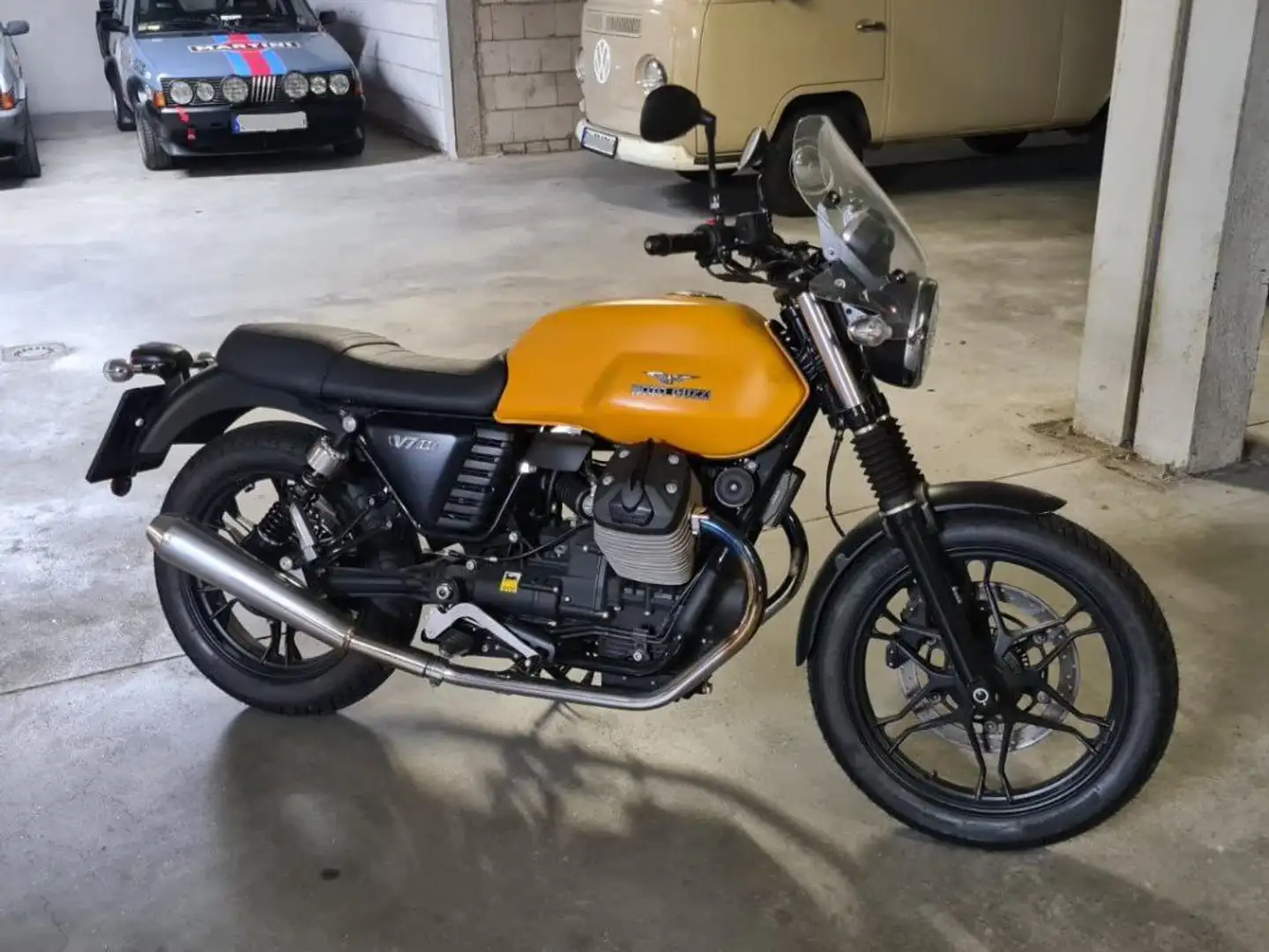 Moto Guzzi V 7 V7 II Stone Żółty - 1