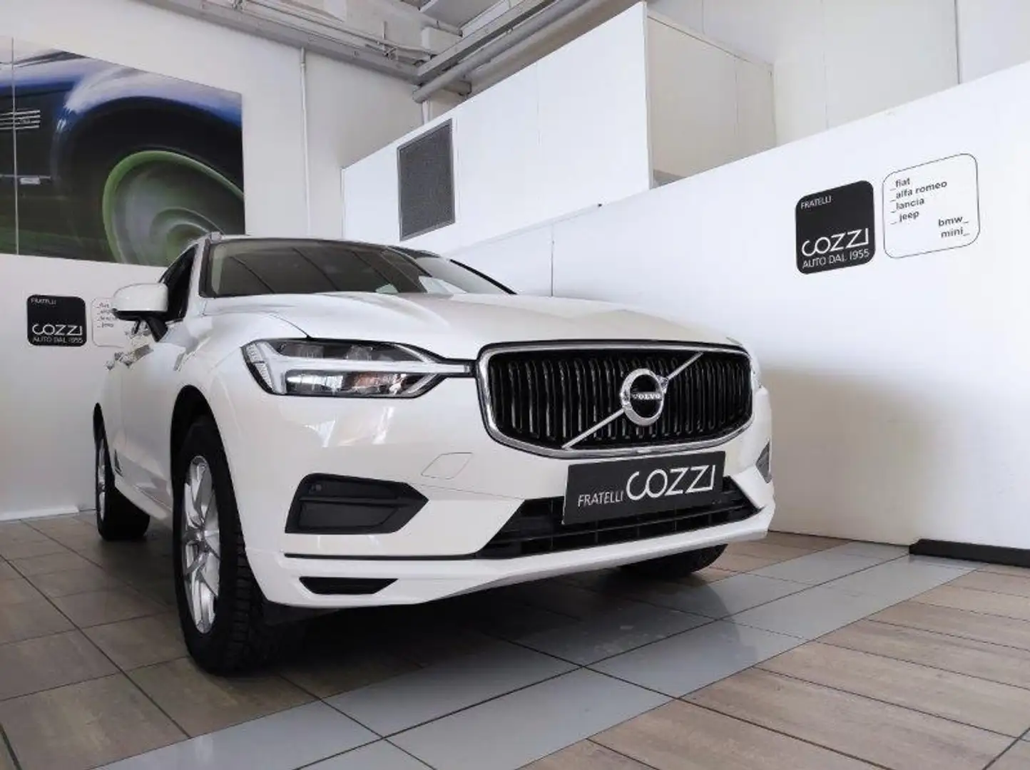 Volvo XC60 B4 (d) AWD Geartronic Business Plus Blanc - 1