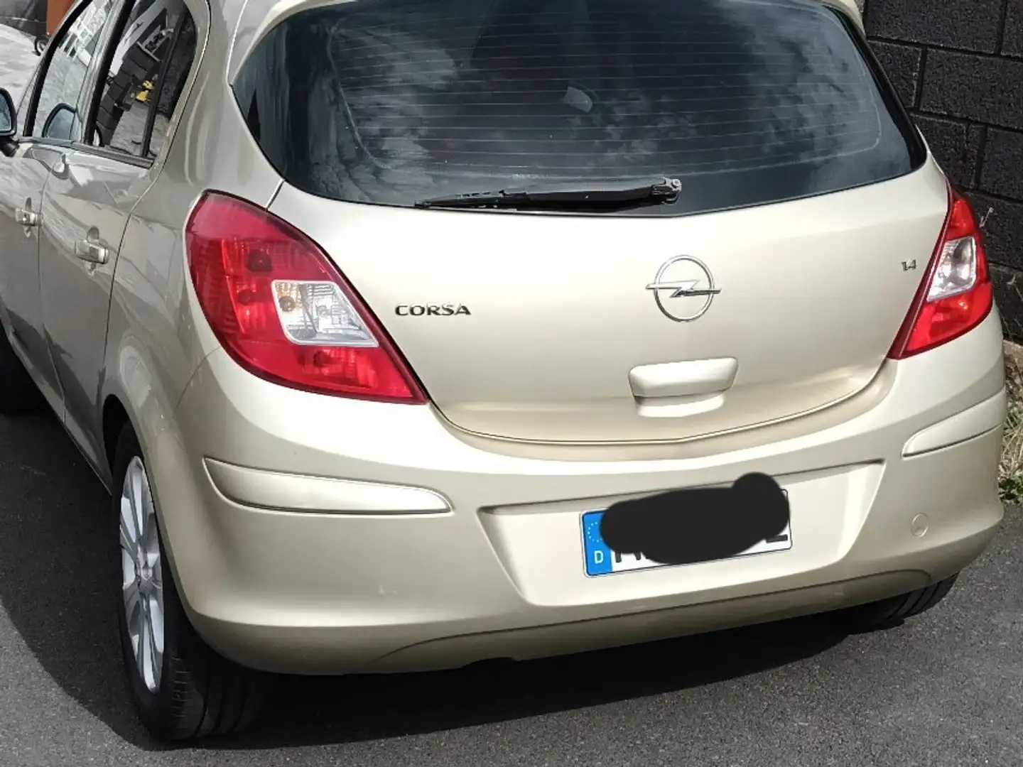 Opel Corsa 1.4 16V mit LPG Złoty - 2