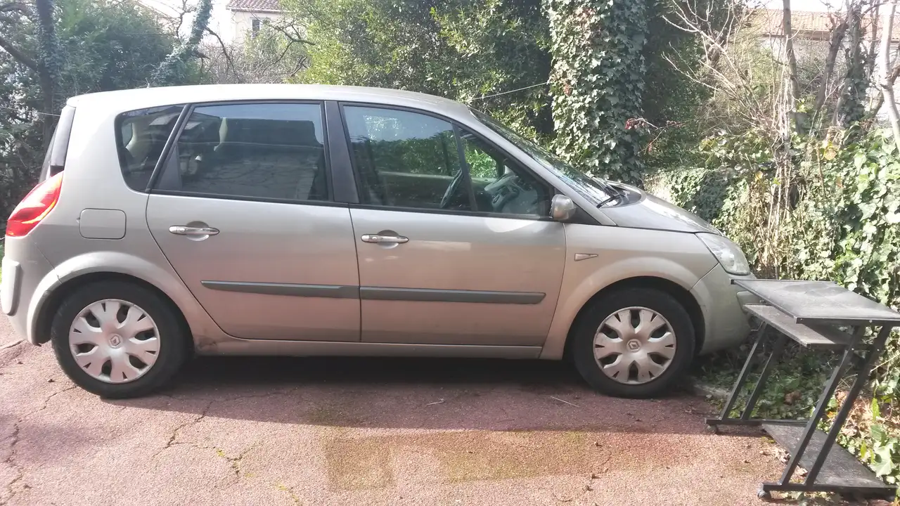 Renault Scenic 1.9 dCi 130 Conquest