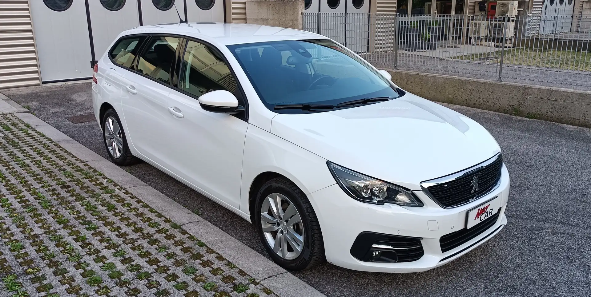 Peugeot 308 SW 1.5 BlueHDi 130cv Active Business S&S Bianco - 1