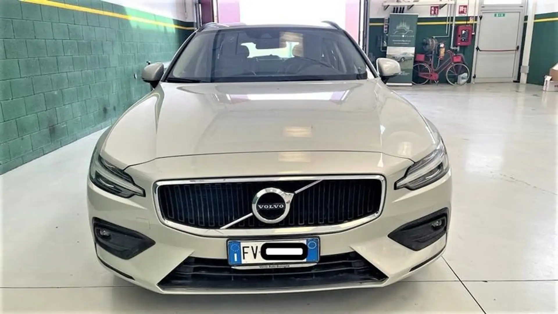 Volvo V60 D4 Geartronic Momentum - IVA INCLUSA - 190CV SPLE Gris - 2