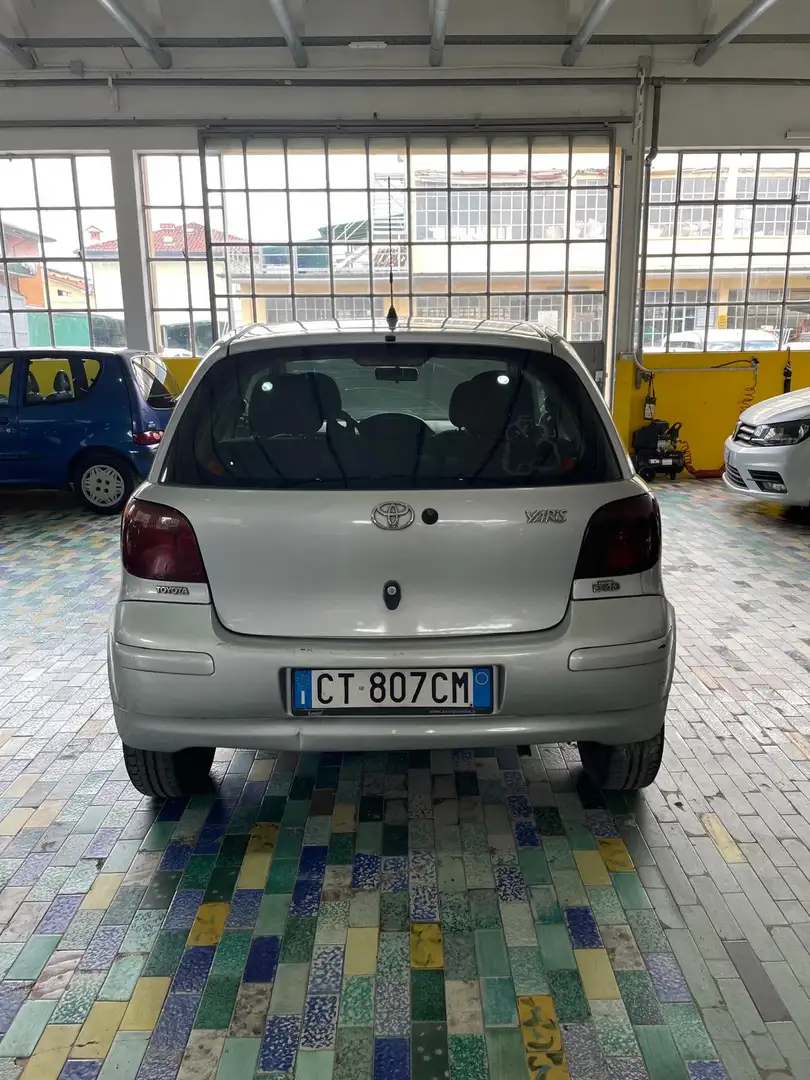 Toyota Yaris 3p 1.4 d-4d Sol Blue PERFETTAMENTE FUNZIONANTE - 2