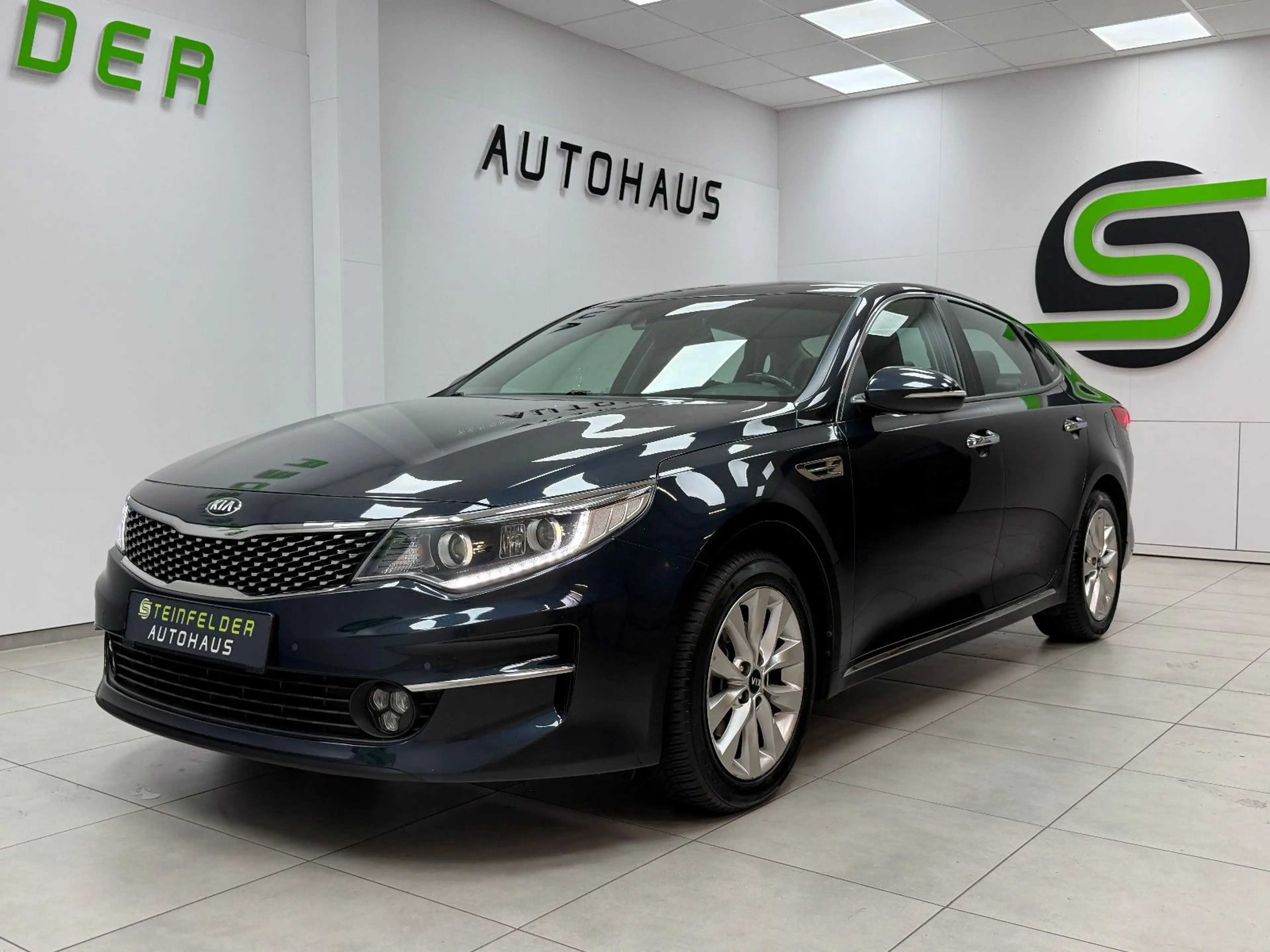Kia Optima 1.7 Vision x / R-CAM / NAVI / AHK — photo 3