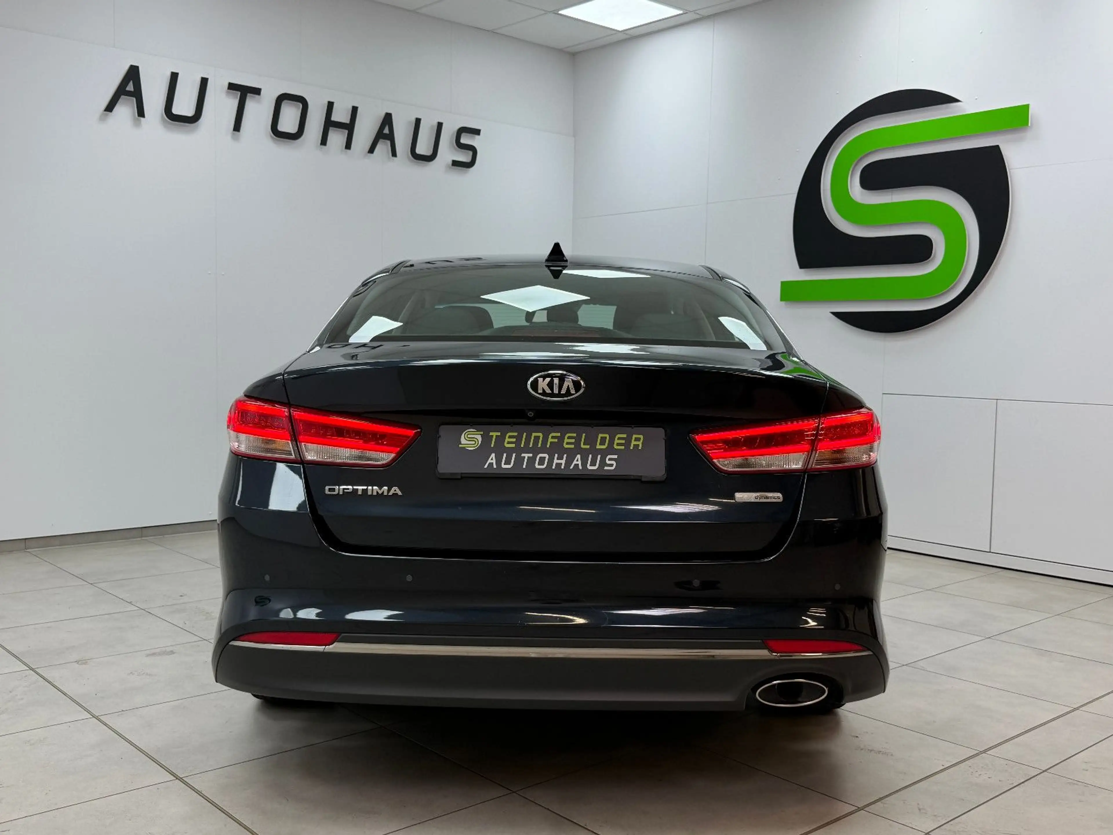 Kia Optima 1.7 Vision x / R-CAM / NAVI / AHK — photo 6