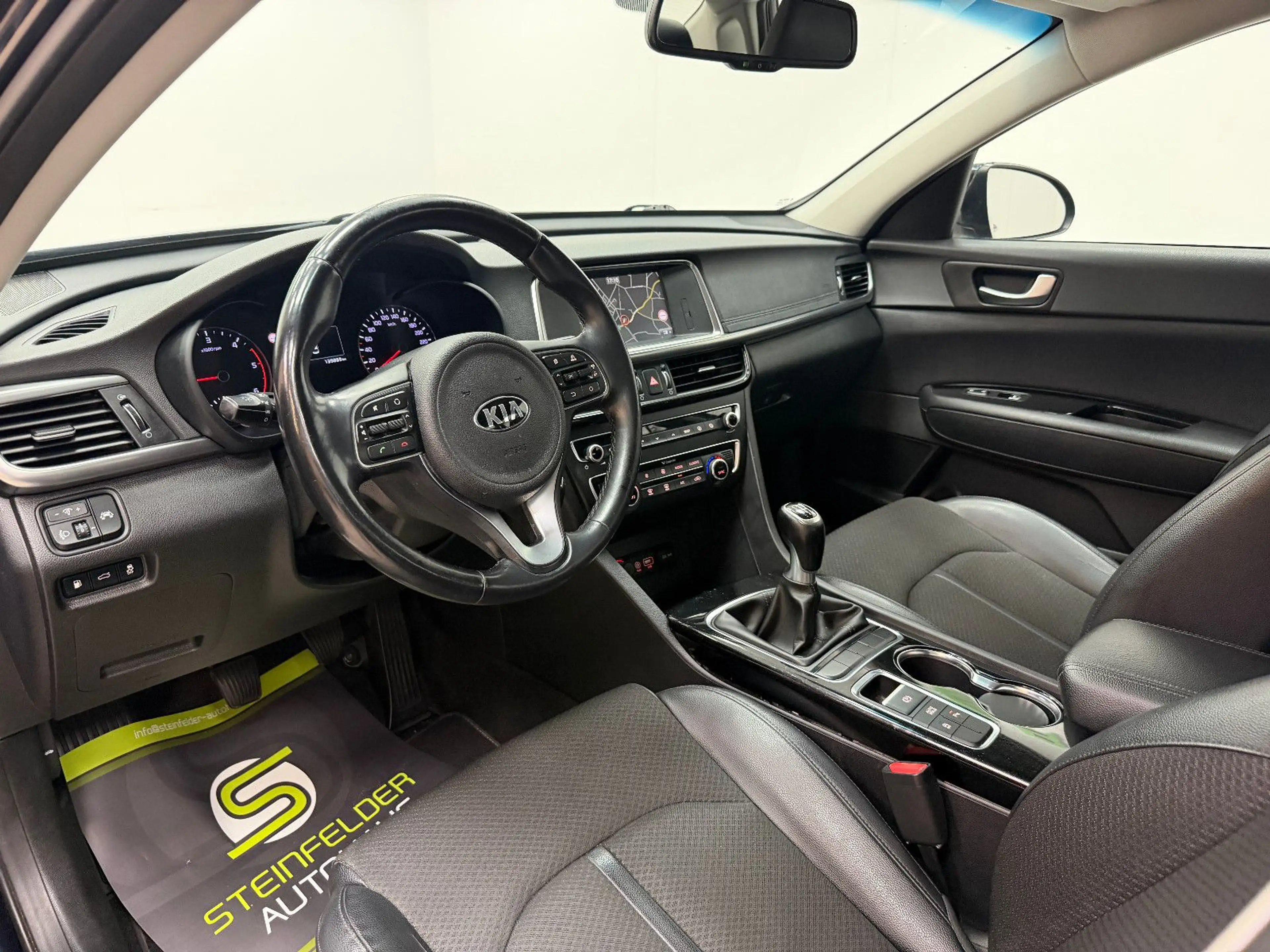 Kia Optima 1.7 Vision x / R-CAM / NAVI / AHK — photo 9