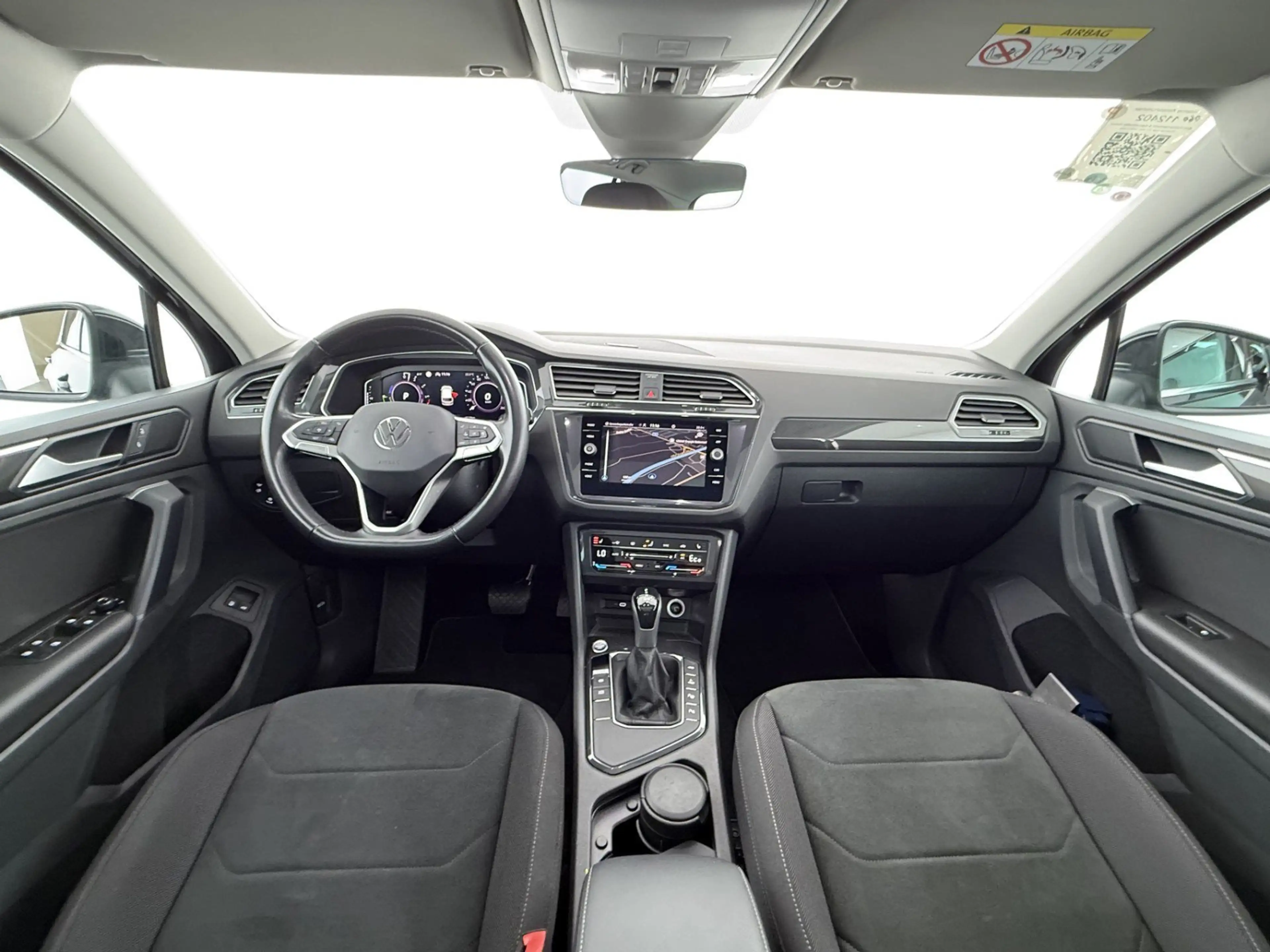Volkswagen Tiguan 1.4 TSI PHEV Elegance Aut MATRIX SKY AHK — photo 13