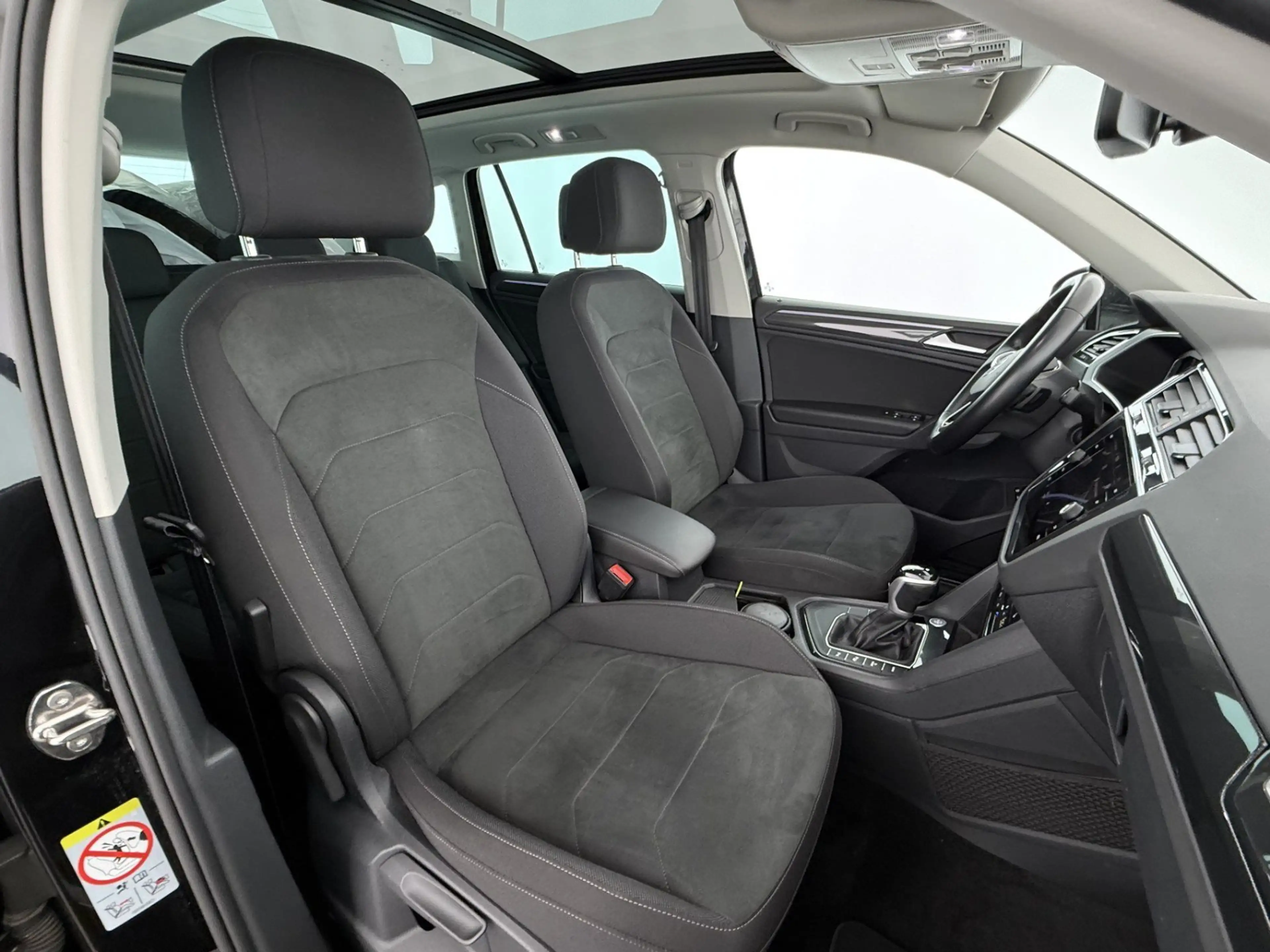 Volkswagen Tiguan 1.4 TSI PHEV Elegance Aut MATRIX SKY AHK — photo 15