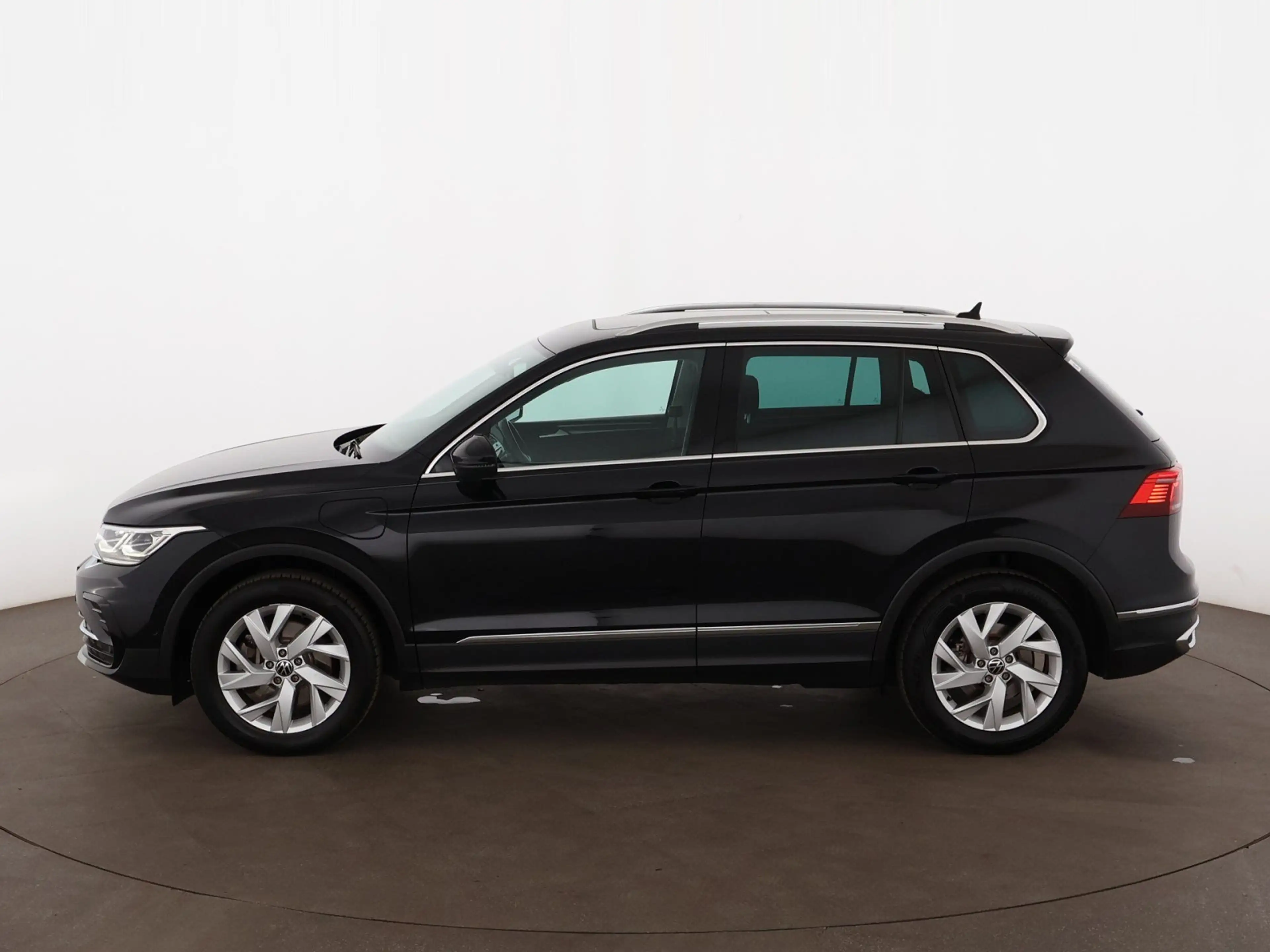 Volkswagen Tiguan 1.4 TSI PHEV Elegance Aut MATRIX SKY AHK — photo 5