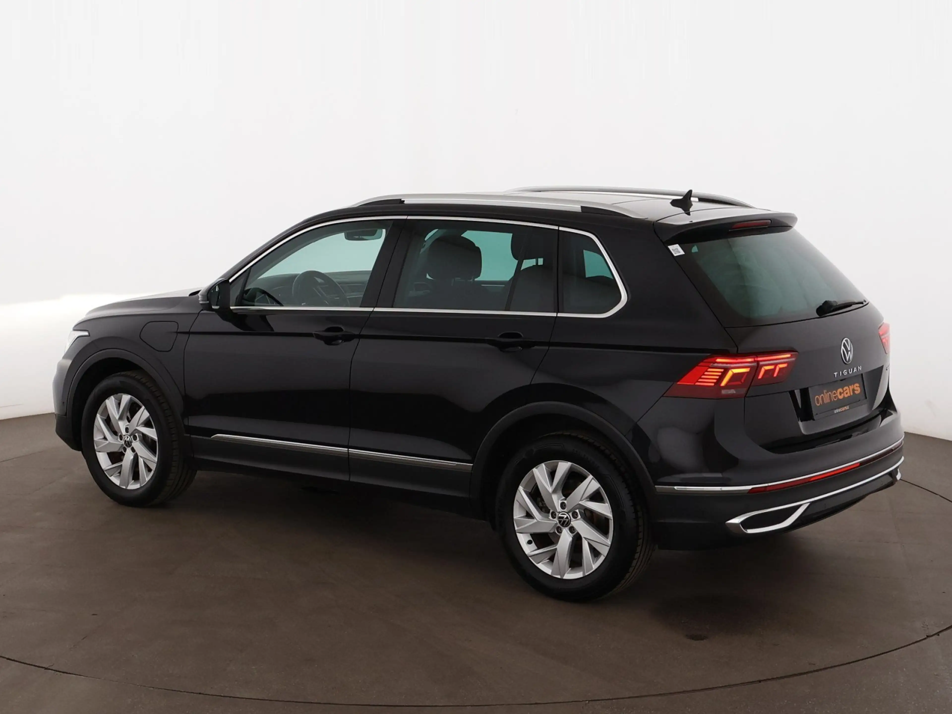 Volkswagen Tiguan 1.4 TSI PHEV Elegance Aut MATRIX SKY AHK — photo 6