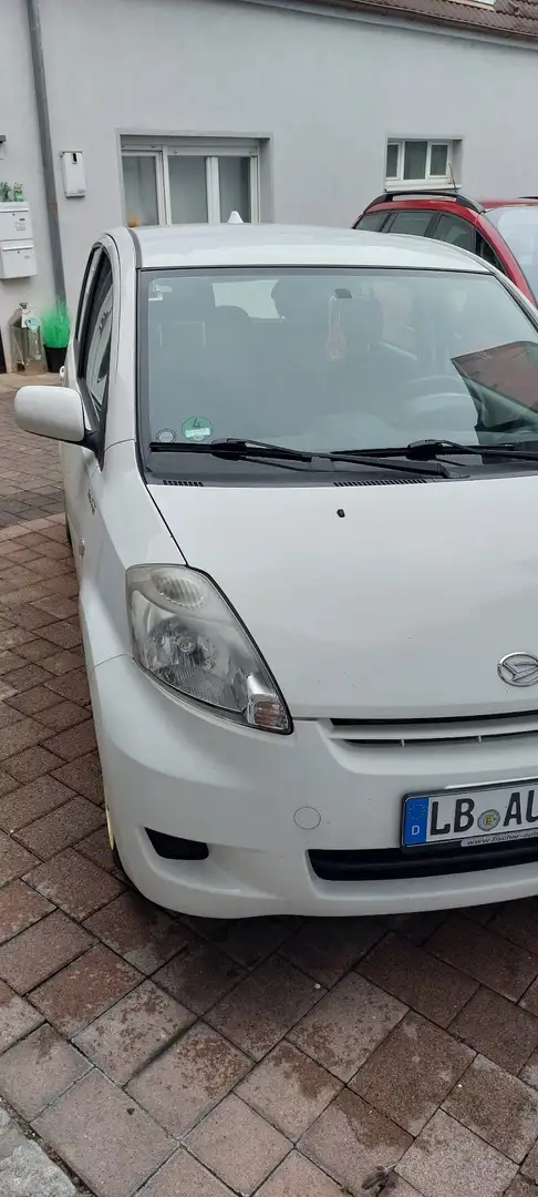 Daihatsu Sirion 1.0 Alb - 1