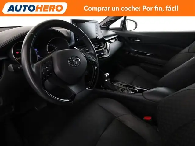 Toyota C-HR view 12