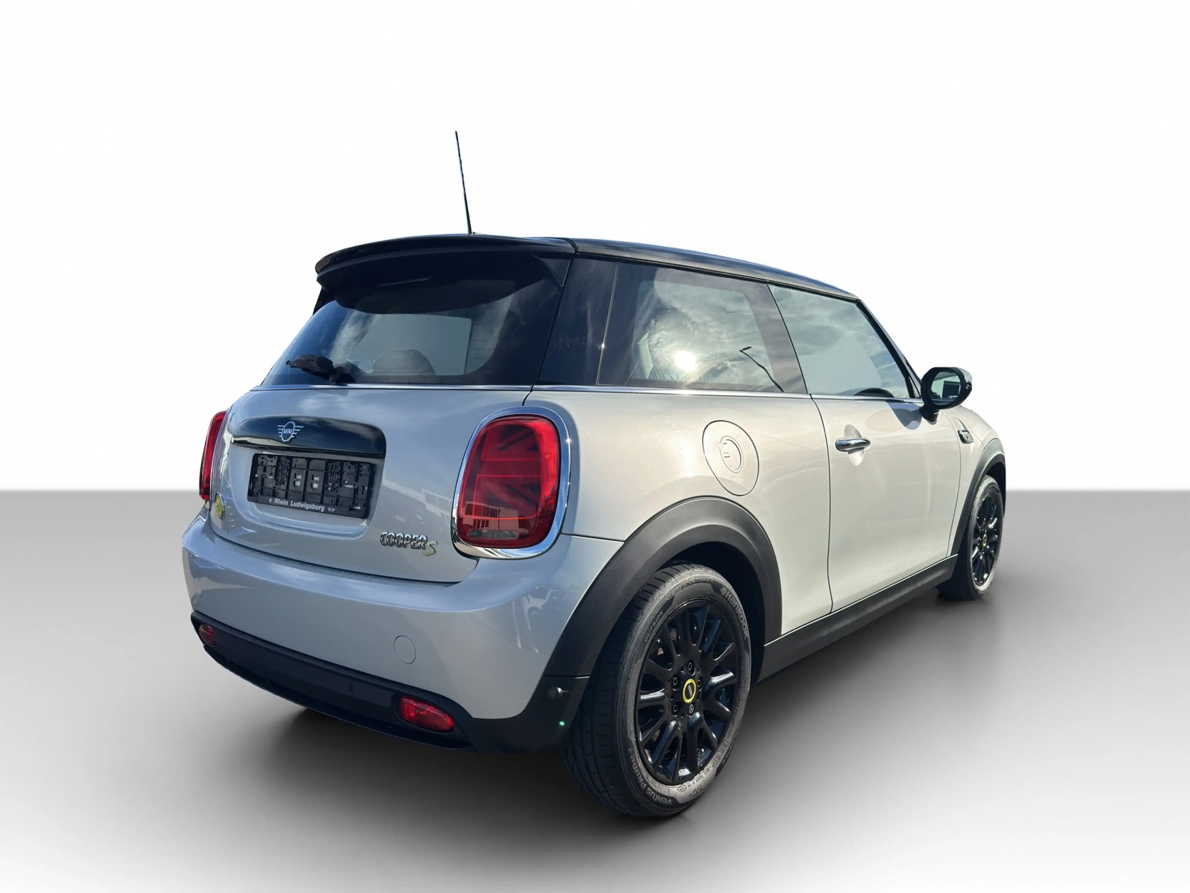 MINI Cooper SE Classic Trim — photo 7