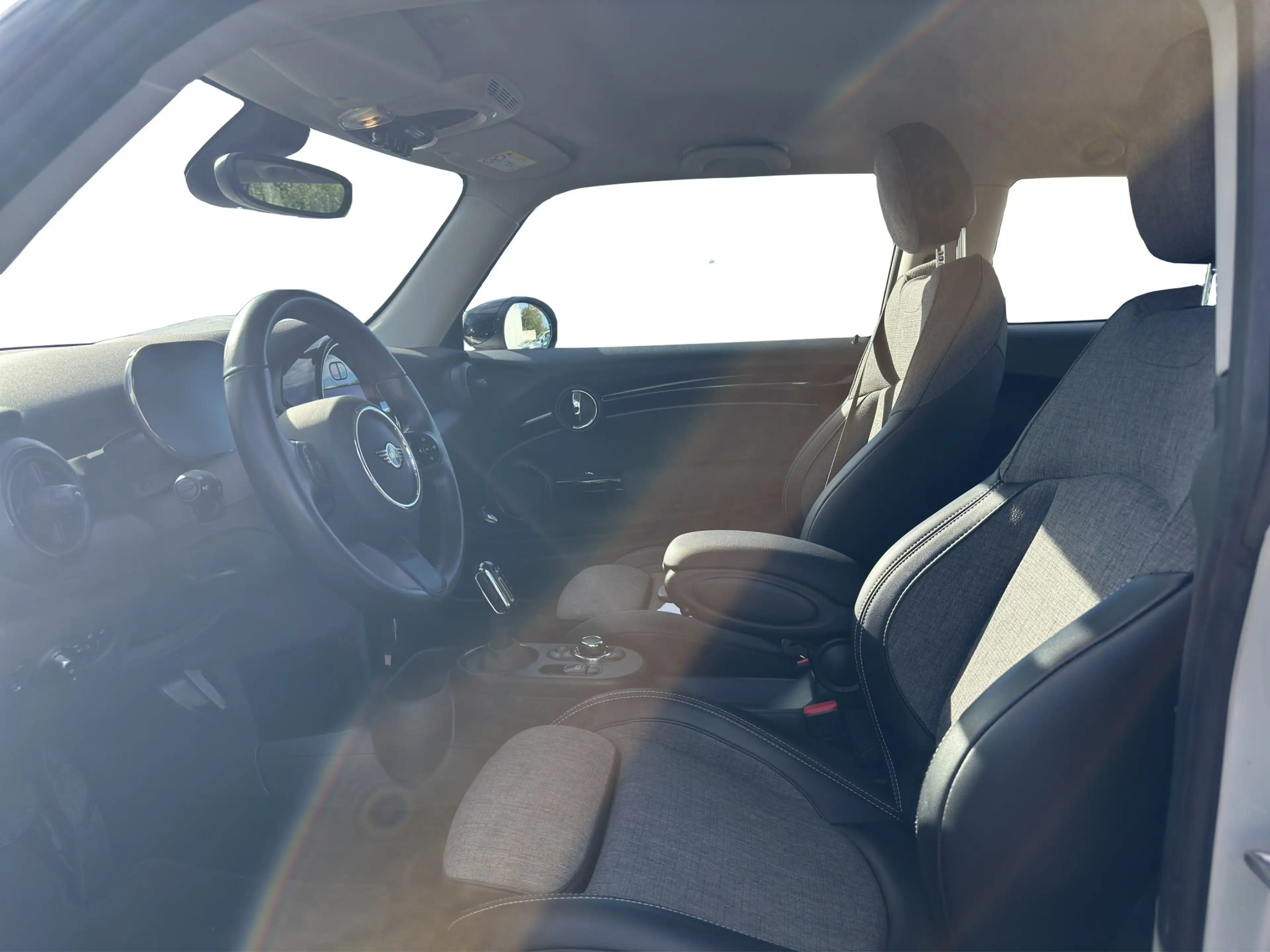 MINI Cooper SE Classic Trim — photo 8