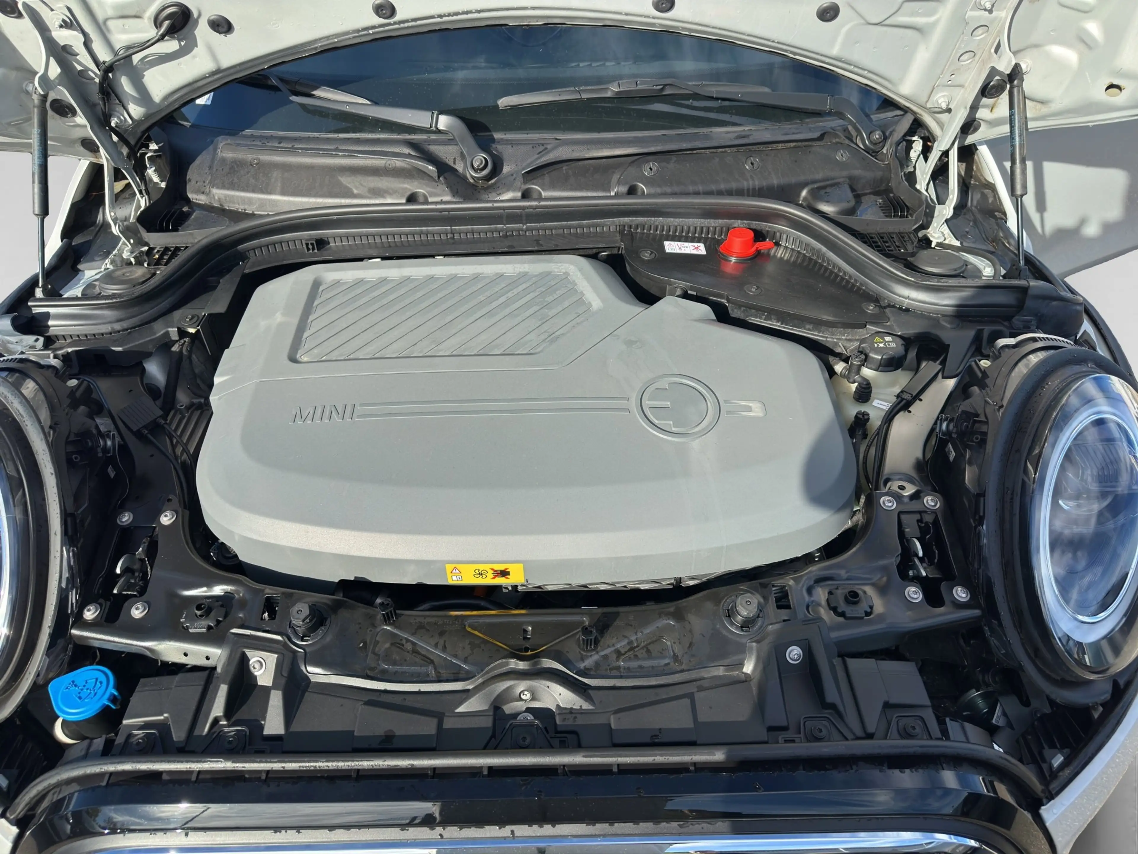 MINI Cooper SE Classic Trim — photo 12