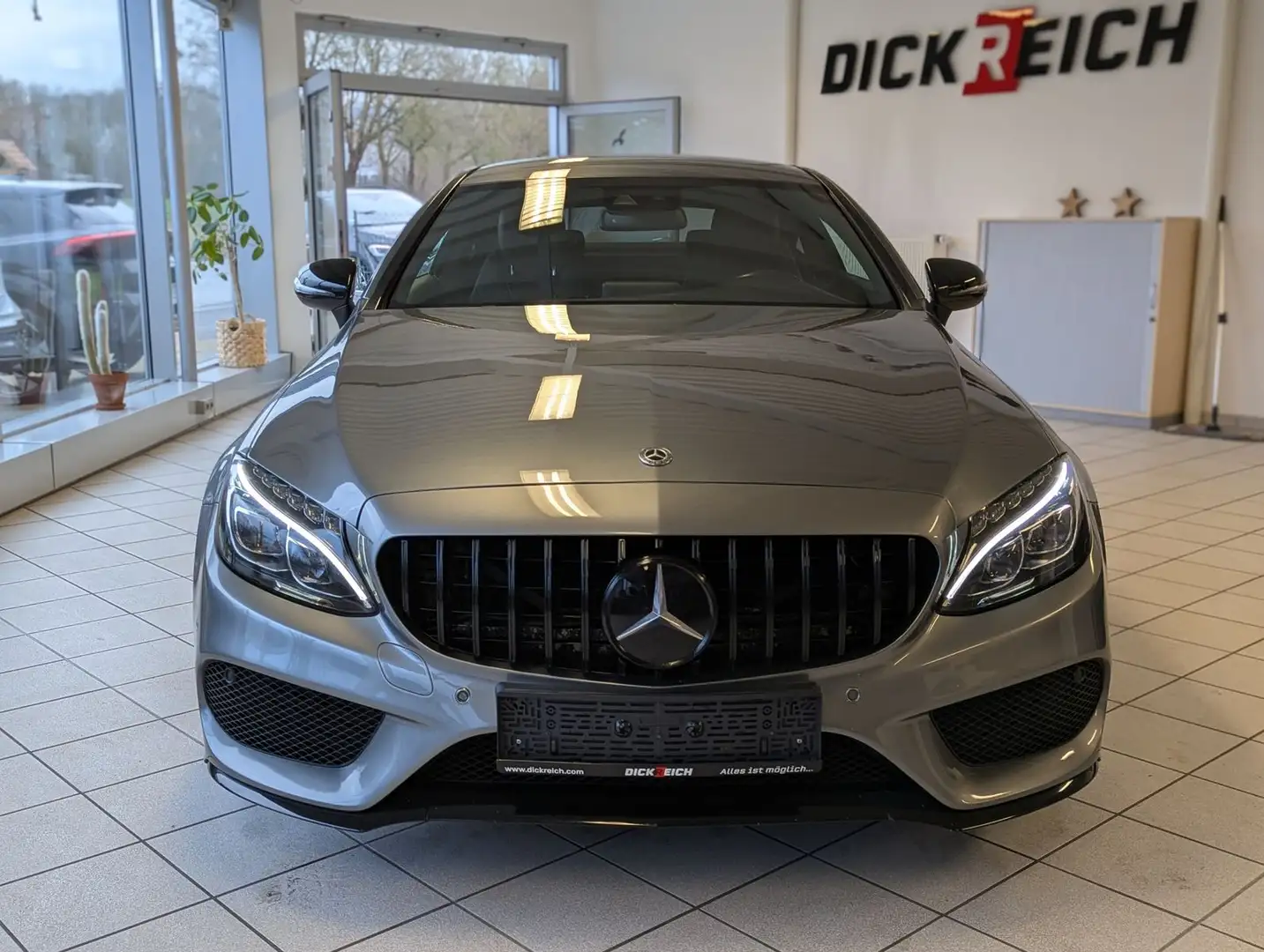 Mercedes-Benz C 250 d Coupe AMG-Line LED-ILS Leder Night Cam Grau - 2