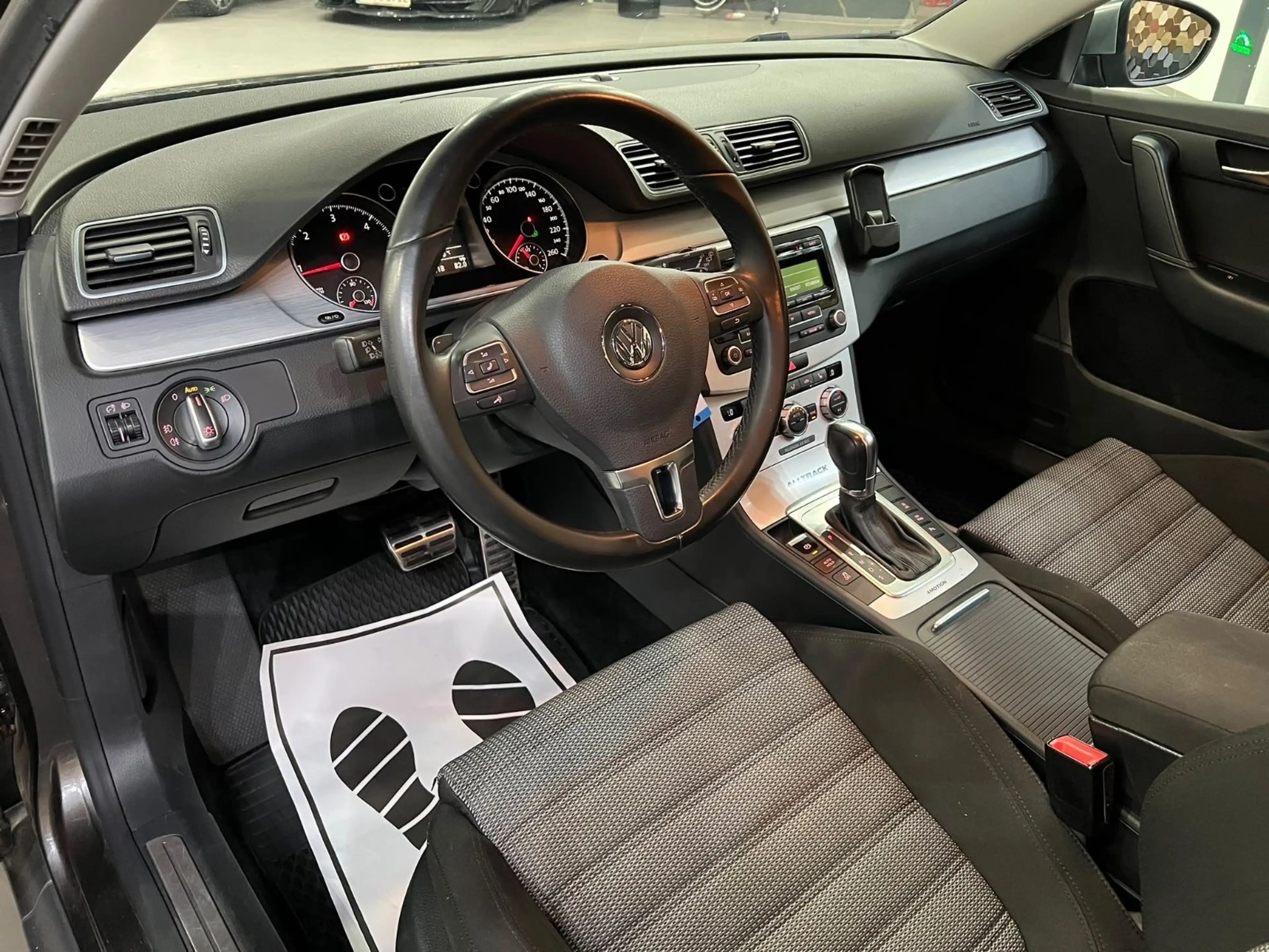 Volkswagen Passat Alltrack Variant 4Motion /DSG/AHK/ — photo 7