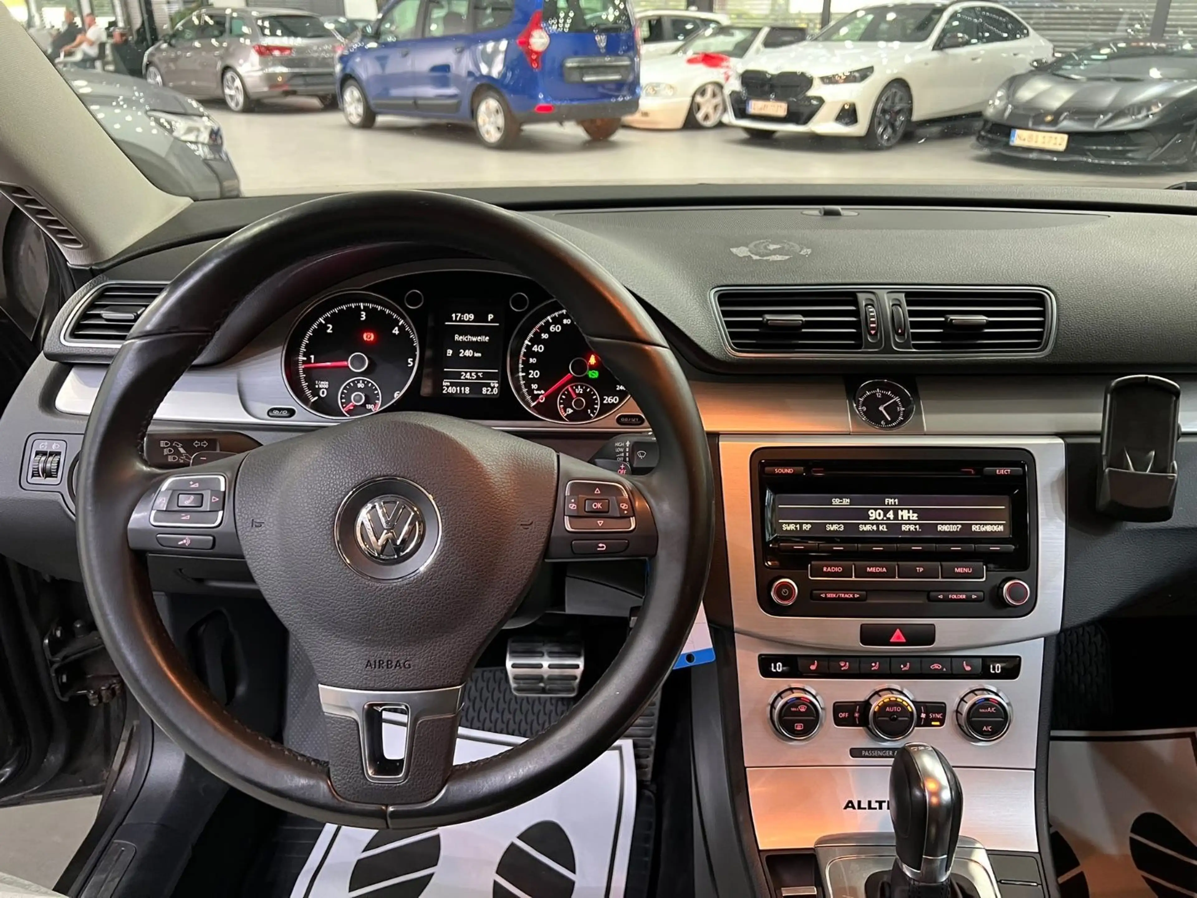 Volkswagen Passat Alltrack Variant 4Motion /DSG/AHK/ — photo 4