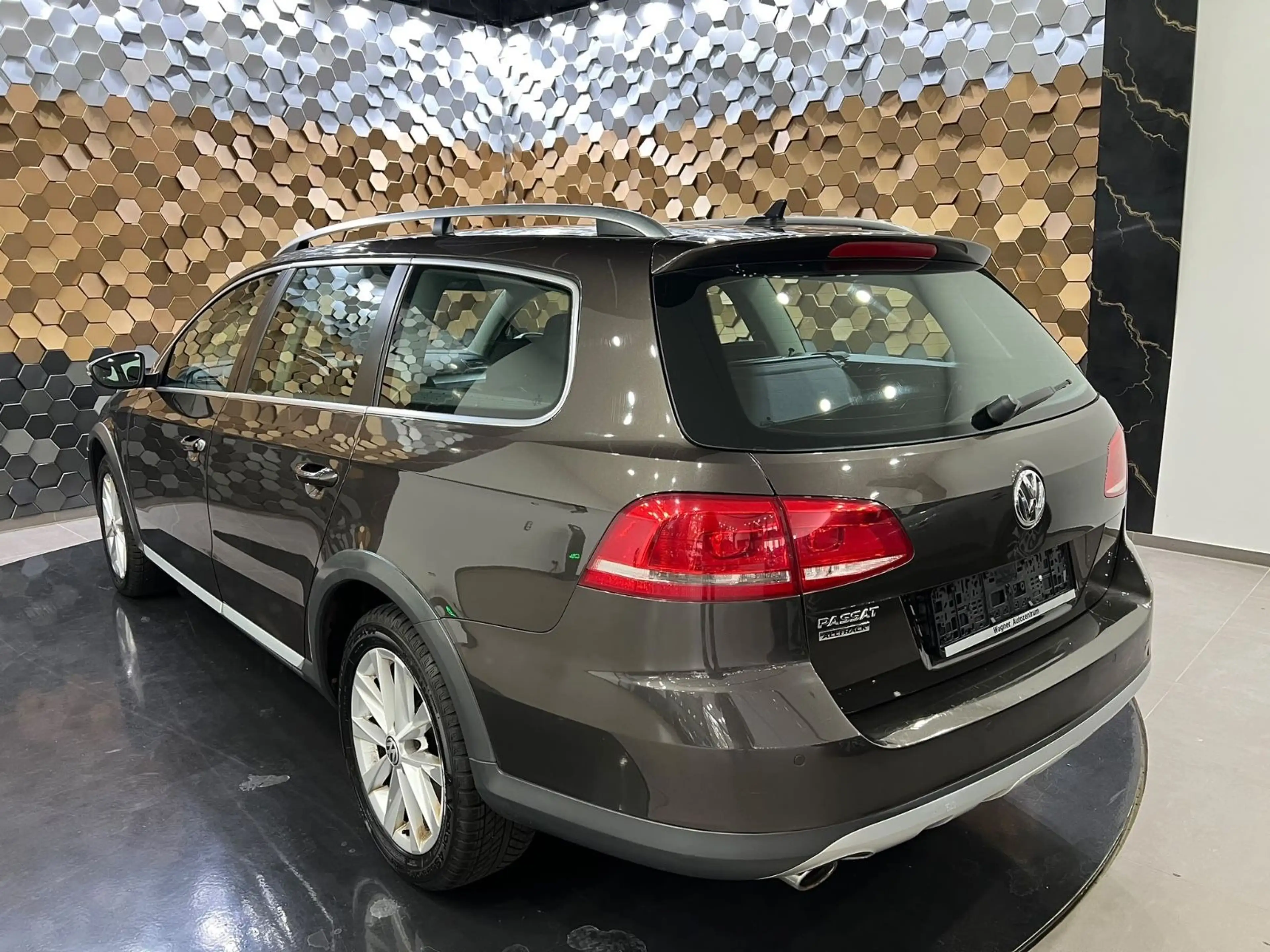Volkswagen Passat Alltrack Variant 4Motion /DSG/AHK/ — photo 6