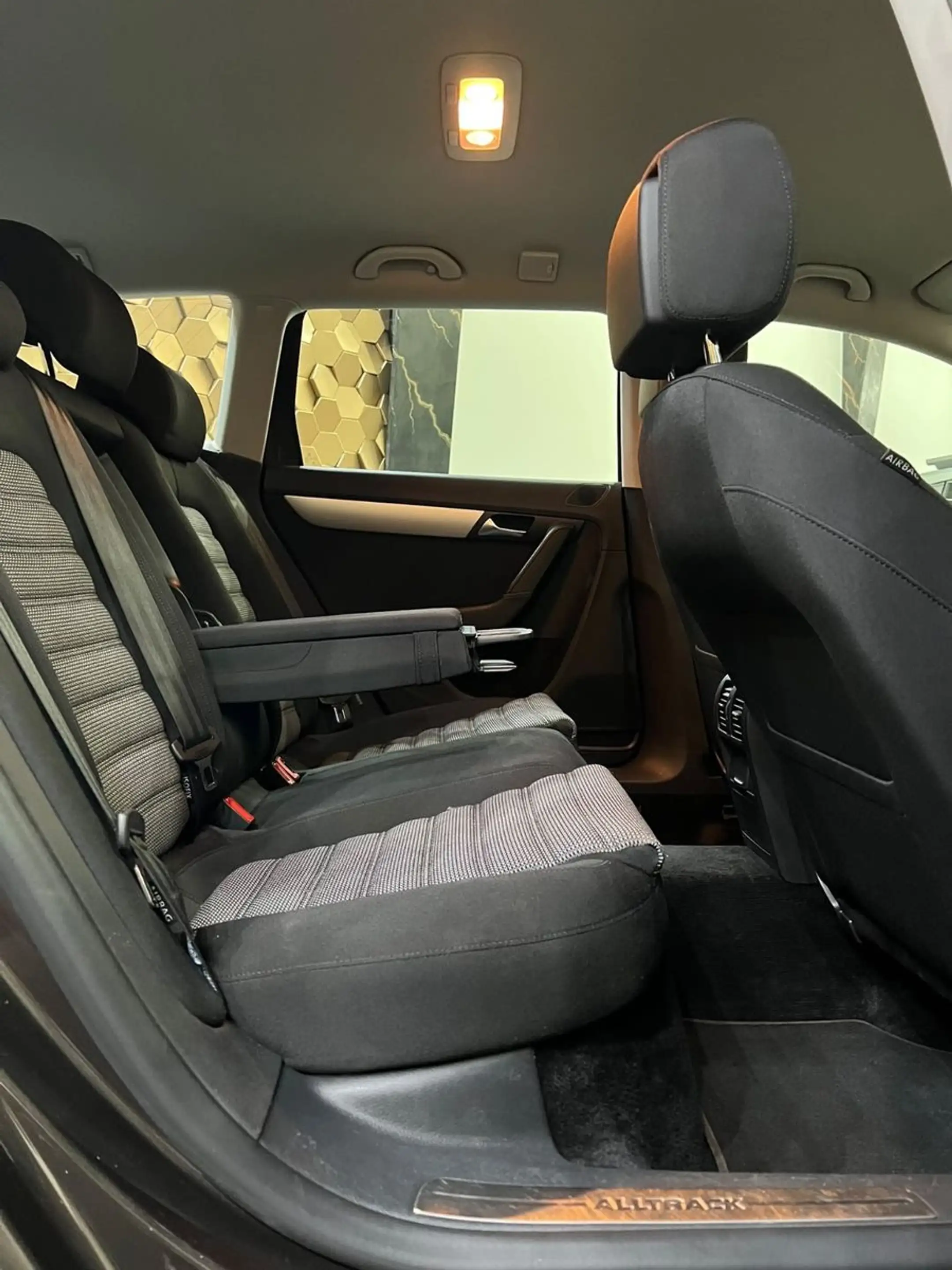 Volkswagen Passat Alltrack Variant 4Motion /DSG/AHK/ — photo 15