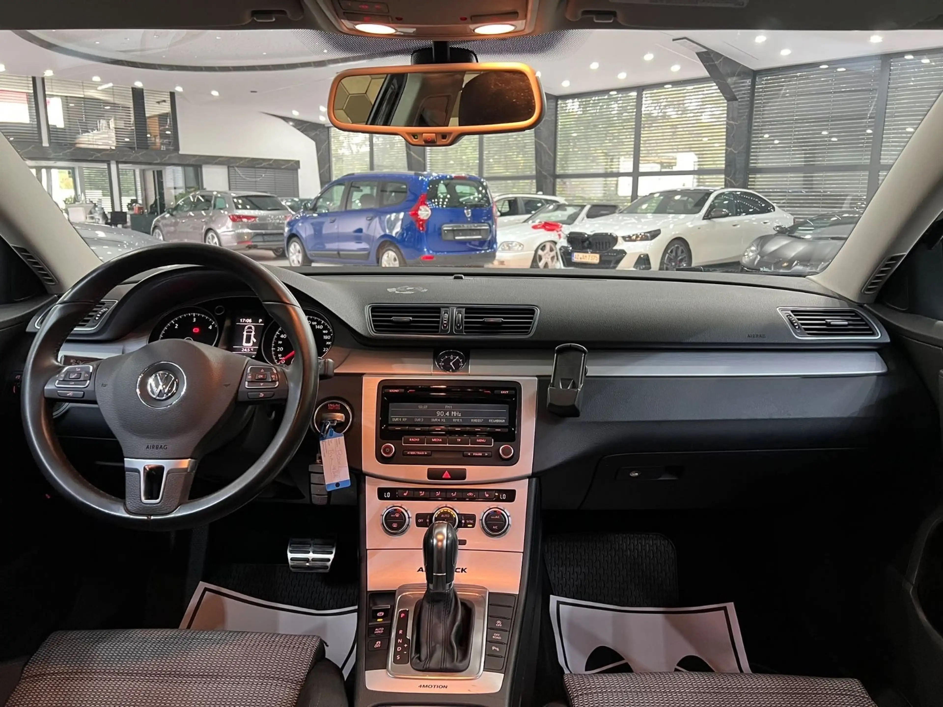Volkswagen Passat Alltrack Variant 4Motion /DSG/AHK/ — photo 3