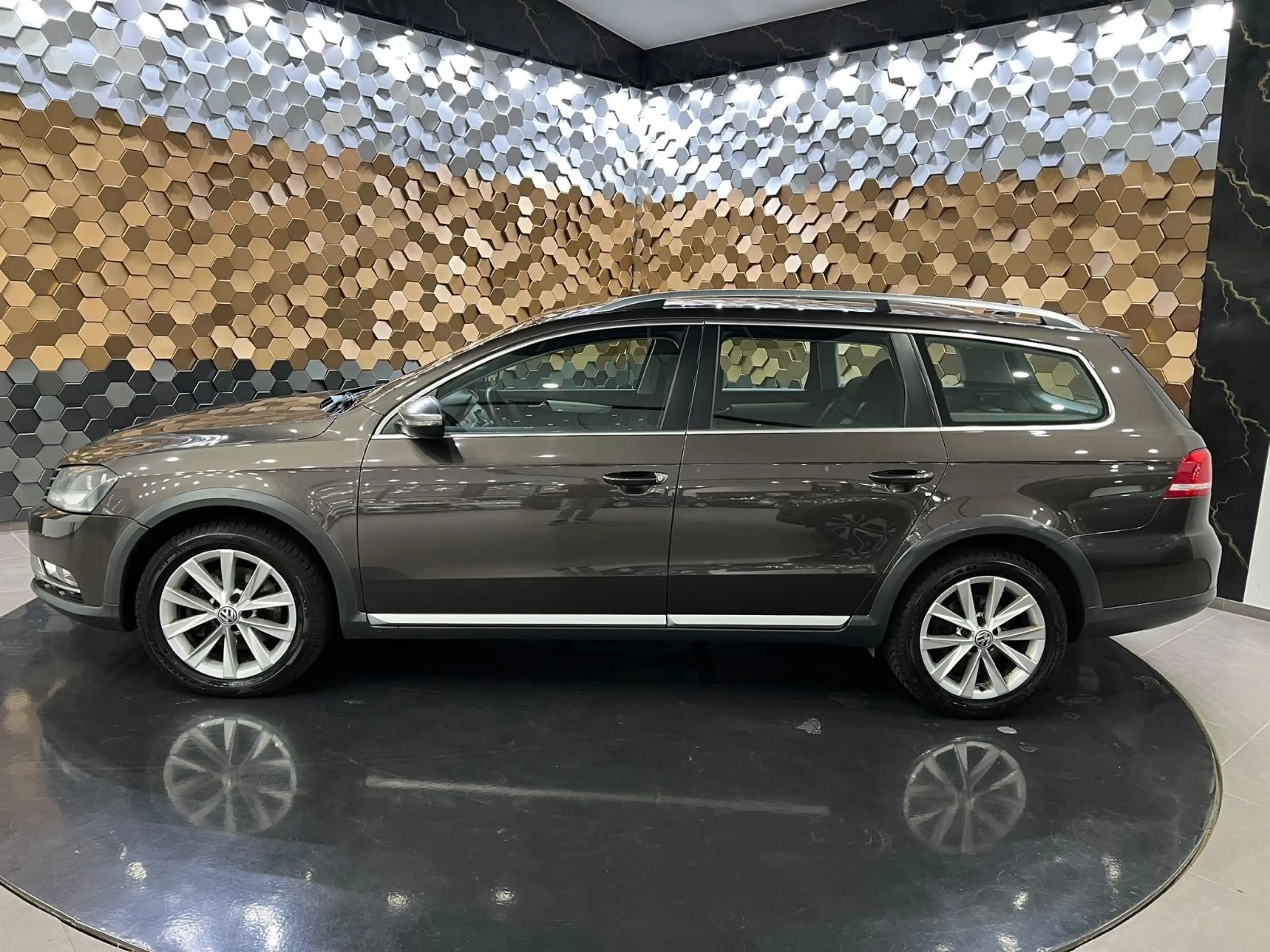 Volkswagen Passat Alltrack Variant 4Motion /DSG/AHK/ — photo 12
