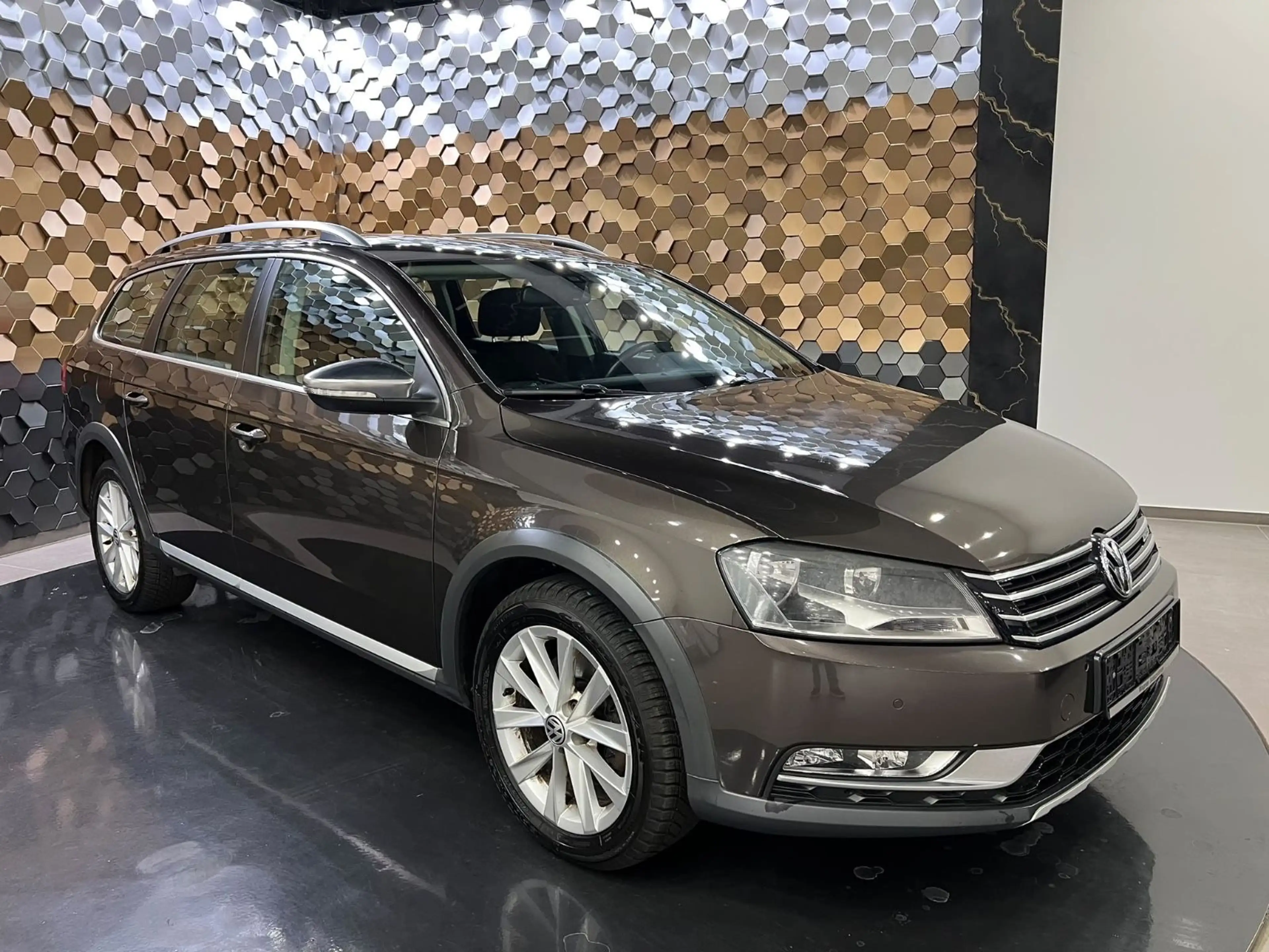 Volkswagen Passat Alltrack Variant 4Motion /DSG/AHK/ — photo 5
