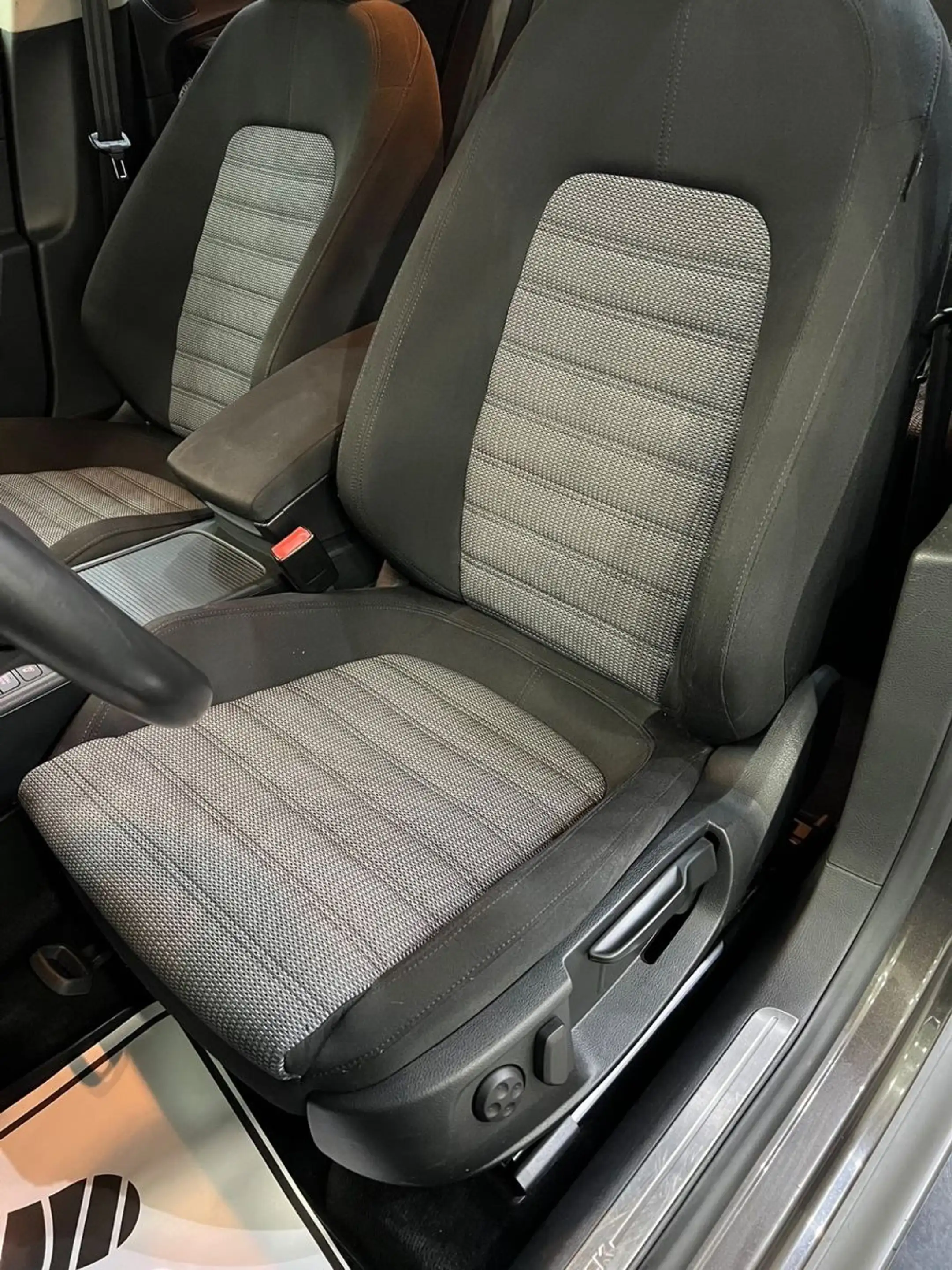Volkswagen Passat Alltrack Variant 4Motion /DSG/AHK/ — photo 14
