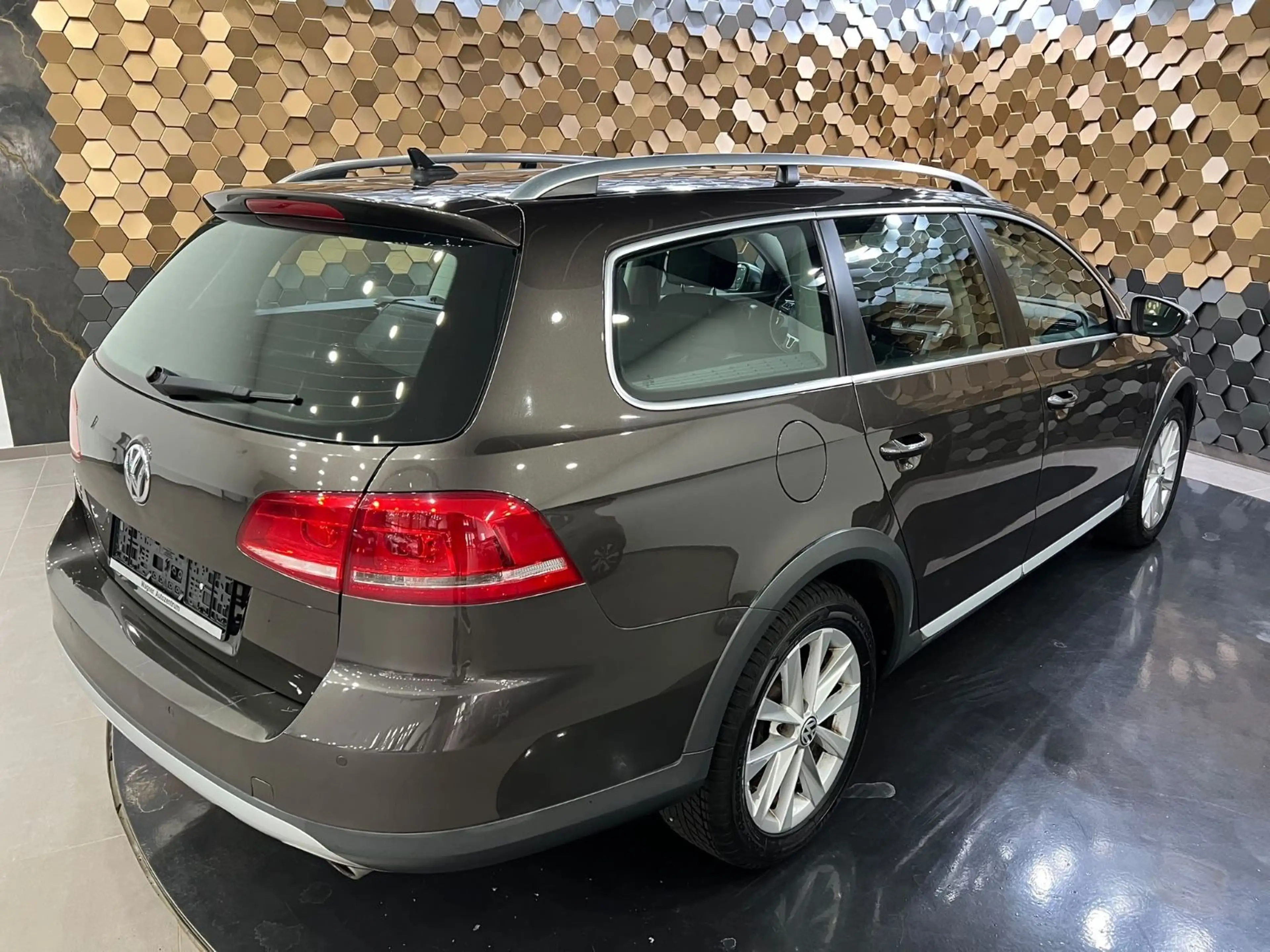 Volkswagen Passat Alltrack Variant 4Motion /DSG/AHK/ — photo 2
