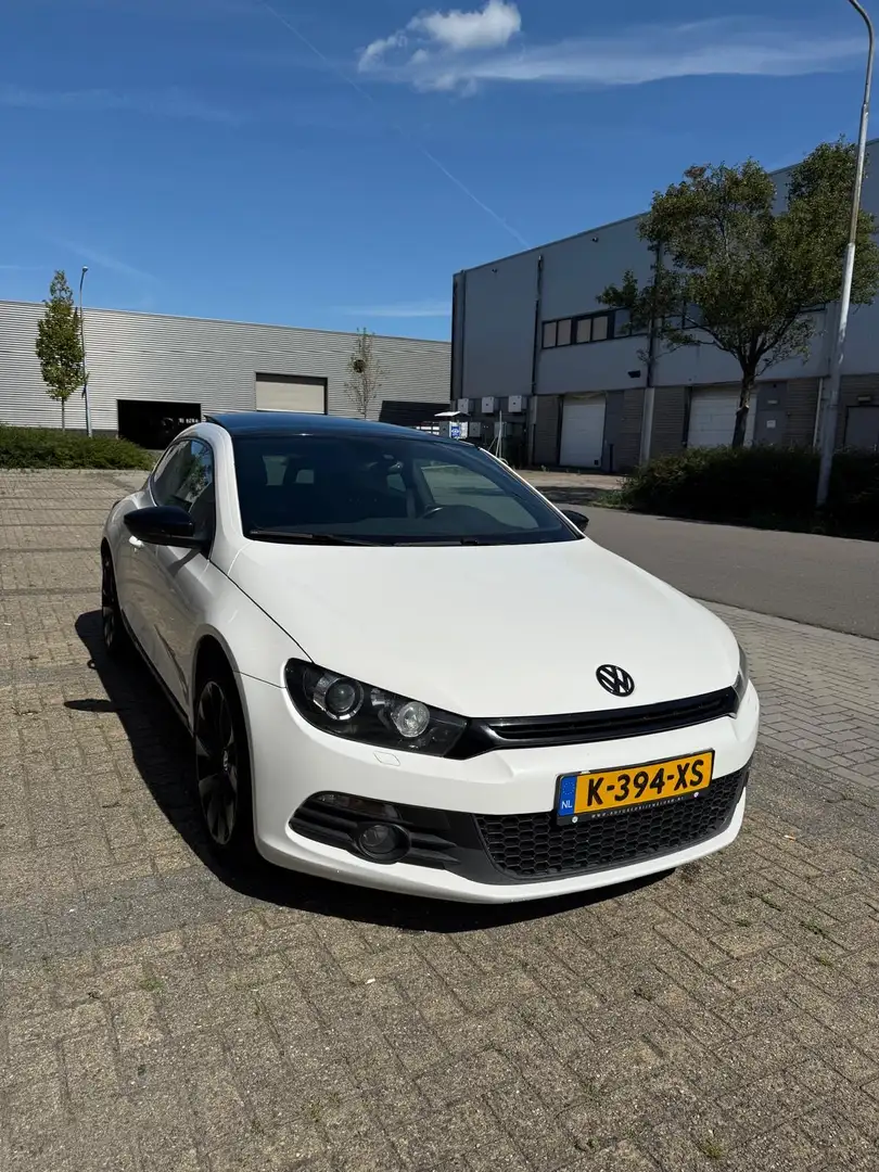 Volkswagen Scirocco 1.4 TSI Wit - 1